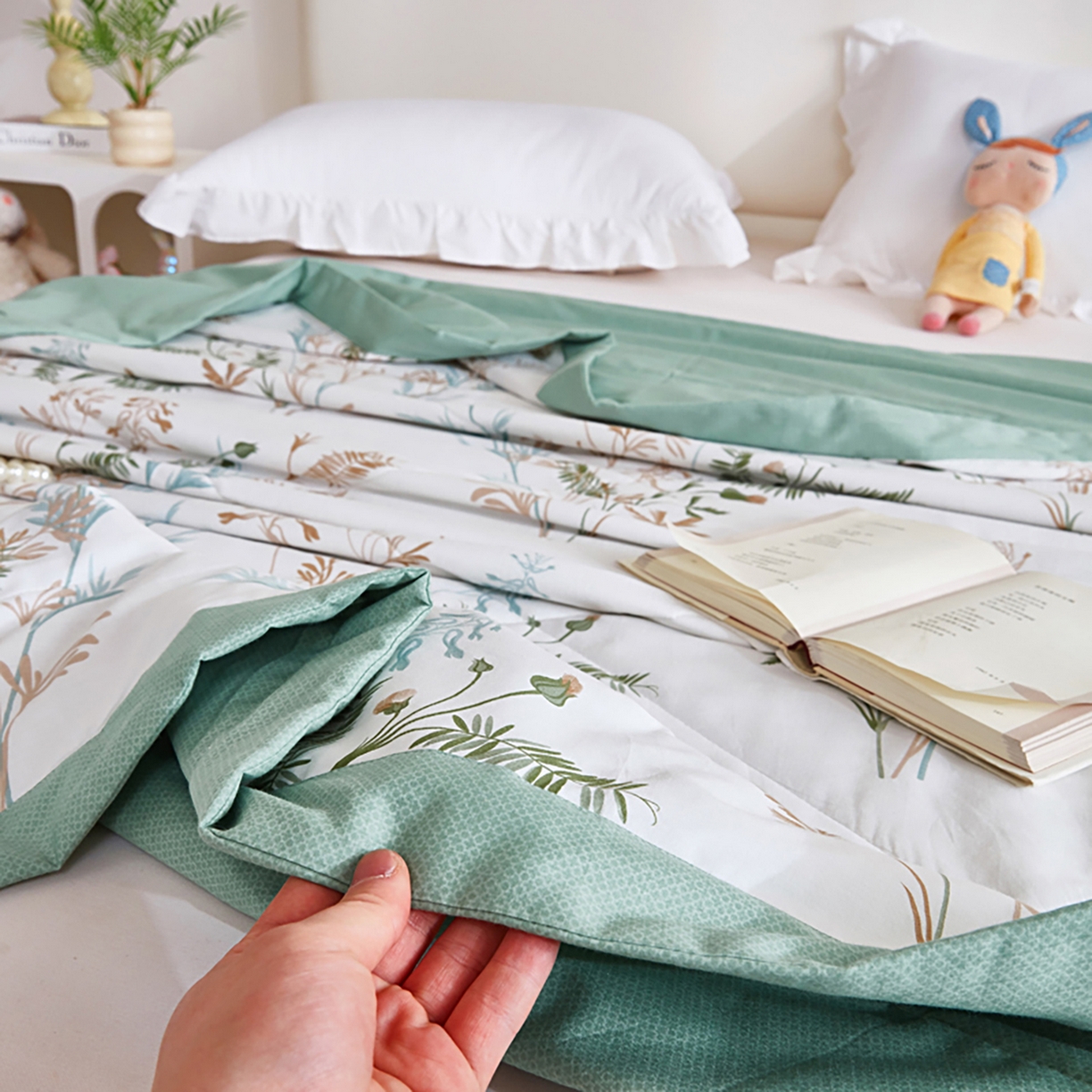 91家纺网 家纺一手货源 找家纺 尊妙被业 2026春夏新款全棉印花夏被空调被夏凉被 情梦莎