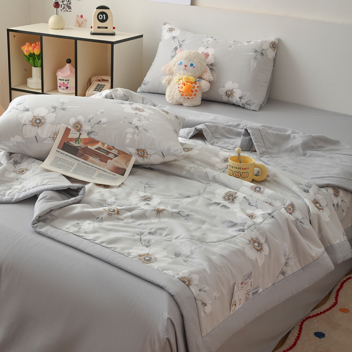 91家纺网 家纺一手货源 找家纺 尊妙被业 2026春夏新款全棉印花夏被空调被夏凉被 茉清浅 灰