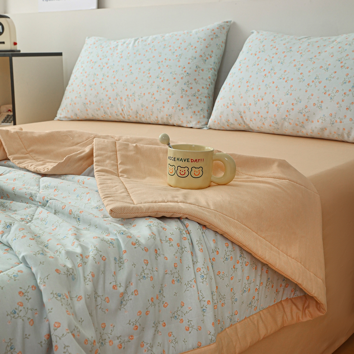 91家纺网 家纺一手货源 找家纺 尊妙被业 2026春夏新款全棉印花夏被空调被夏凉被 紫罗兰的梦