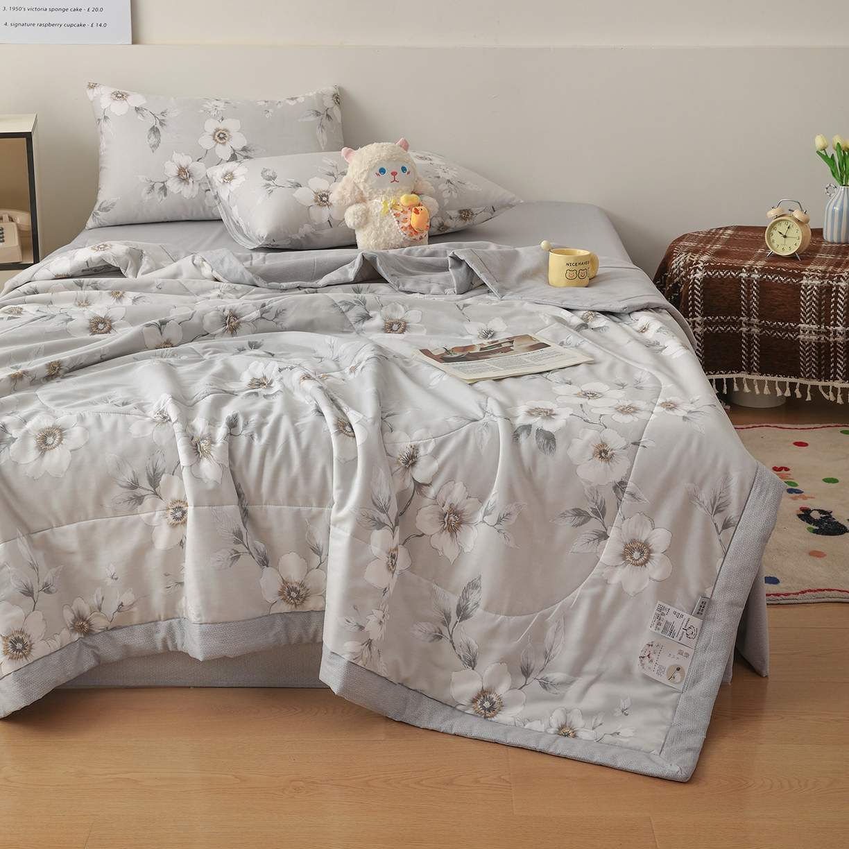 91家纺网 家纺一手货源 找家纺 尊妙被业 2026春夏新款全棉印花夏被空调被夏凉被 茉清浅 灰