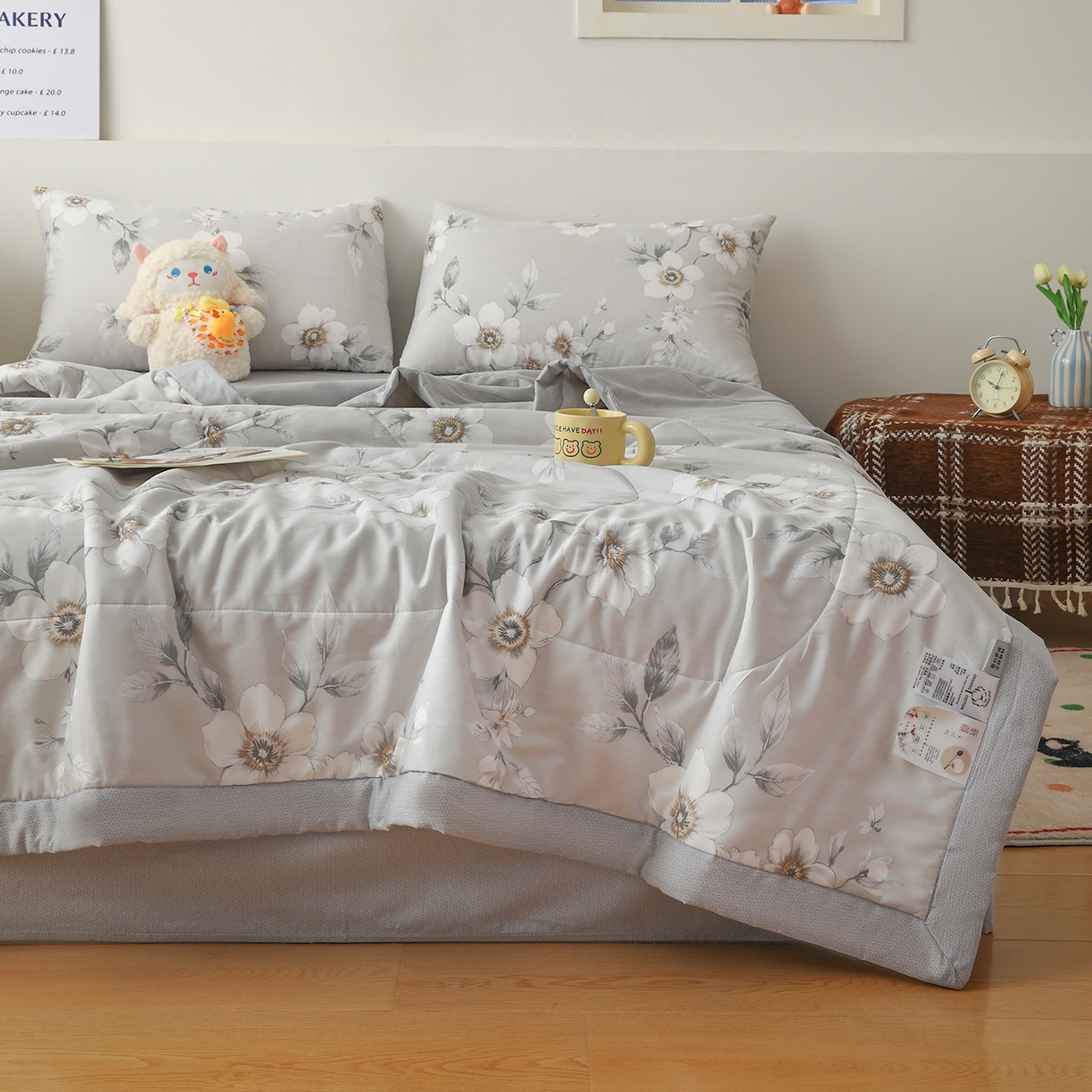 91家纺网 家纺一手货源 找家纺 尊妙被业 2026春夏新款全棉印花夏被空调被夏凉被 茉清浅 灰