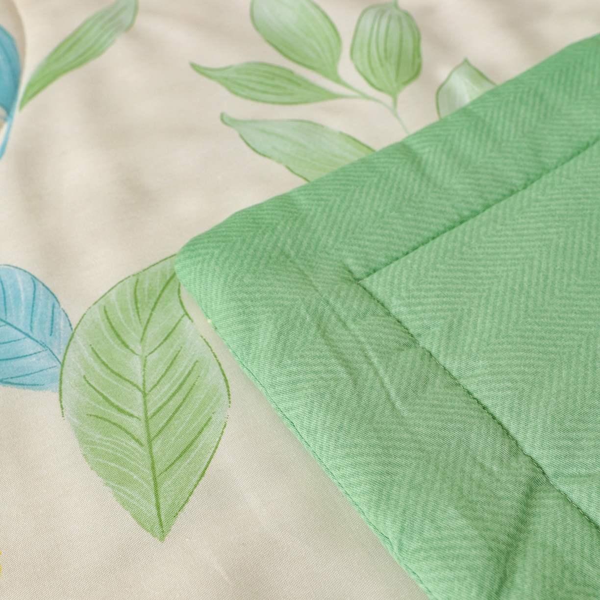 91家纺网 家纺一手货源 找家纺 尊妙被业 2026春夏新款全棉印花夏被空调被夏凉被 淡花香梦