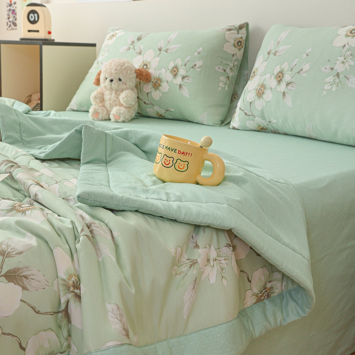 91家纺网 家纺一手货源 找家纺 尊妙被业 2026春夏新款全棉印花夏被空调被夏凉被 茉清浅 绿