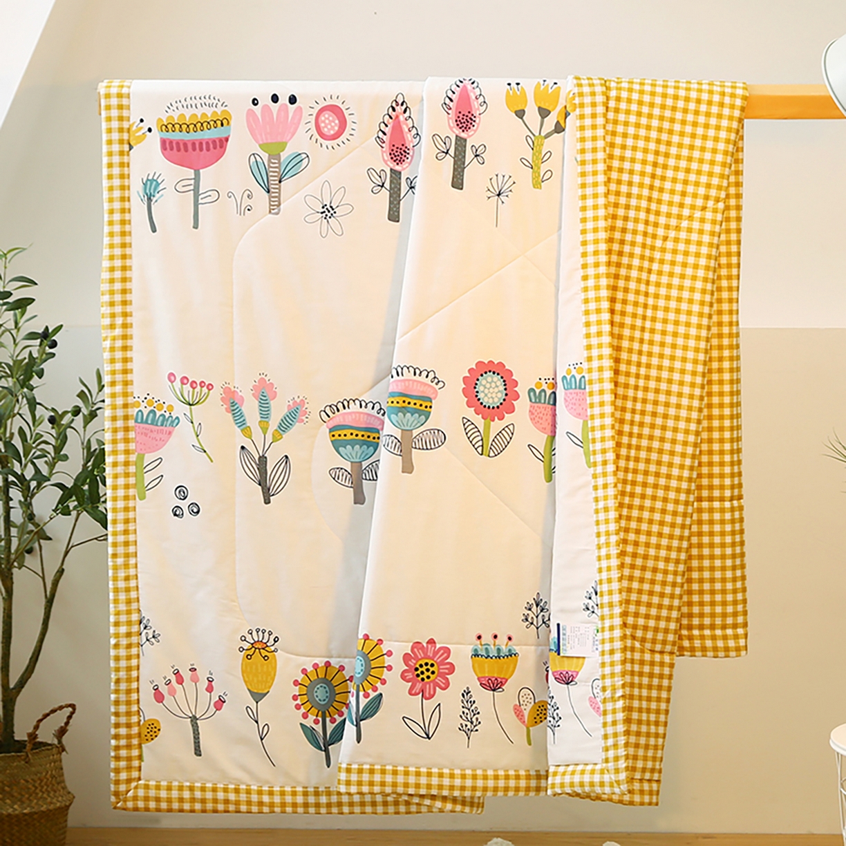 91家纺网 家纺一手货源 找家纺 尊妙被业 2026春夏新款全棉印花夏被空调被夏凉被 奇异花语