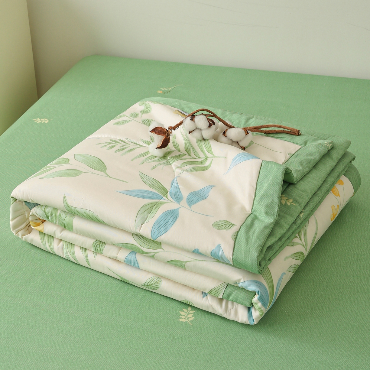 91家纺网 家纺一手货源 找家纺 尊妙被业 2026春夏新款全棉印花夏被空调被夏凉被 淡花香梦