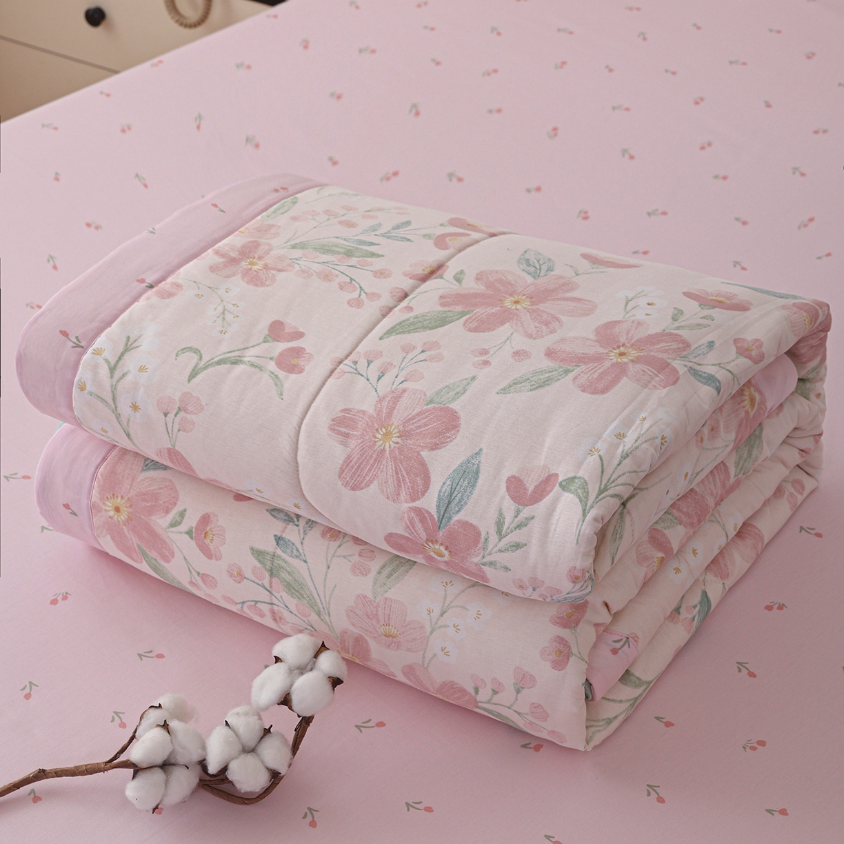 91家纺网 家纺一手货源 找家纺 尊妙被业 2026春夏新款全棉印花夏被空调被夏凉被 莫奈花园-粉