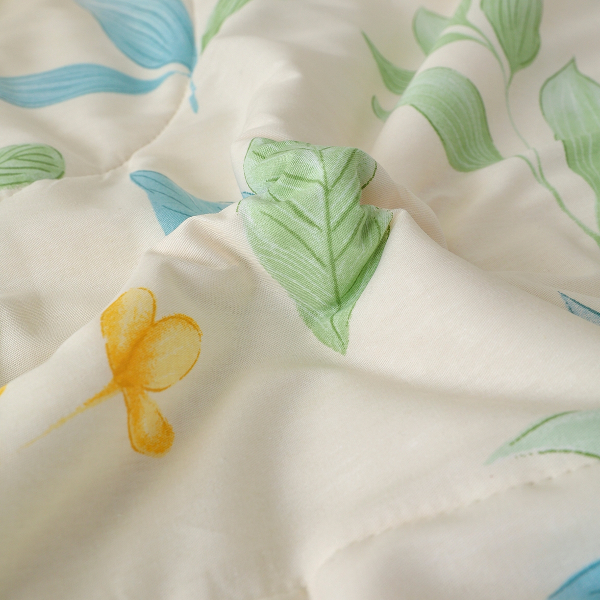 91家纺网 家纺一手货源 找家纺 尊妙被业 2026春夏新款全棉印花夏被空调被夏凉被 淡花香梦