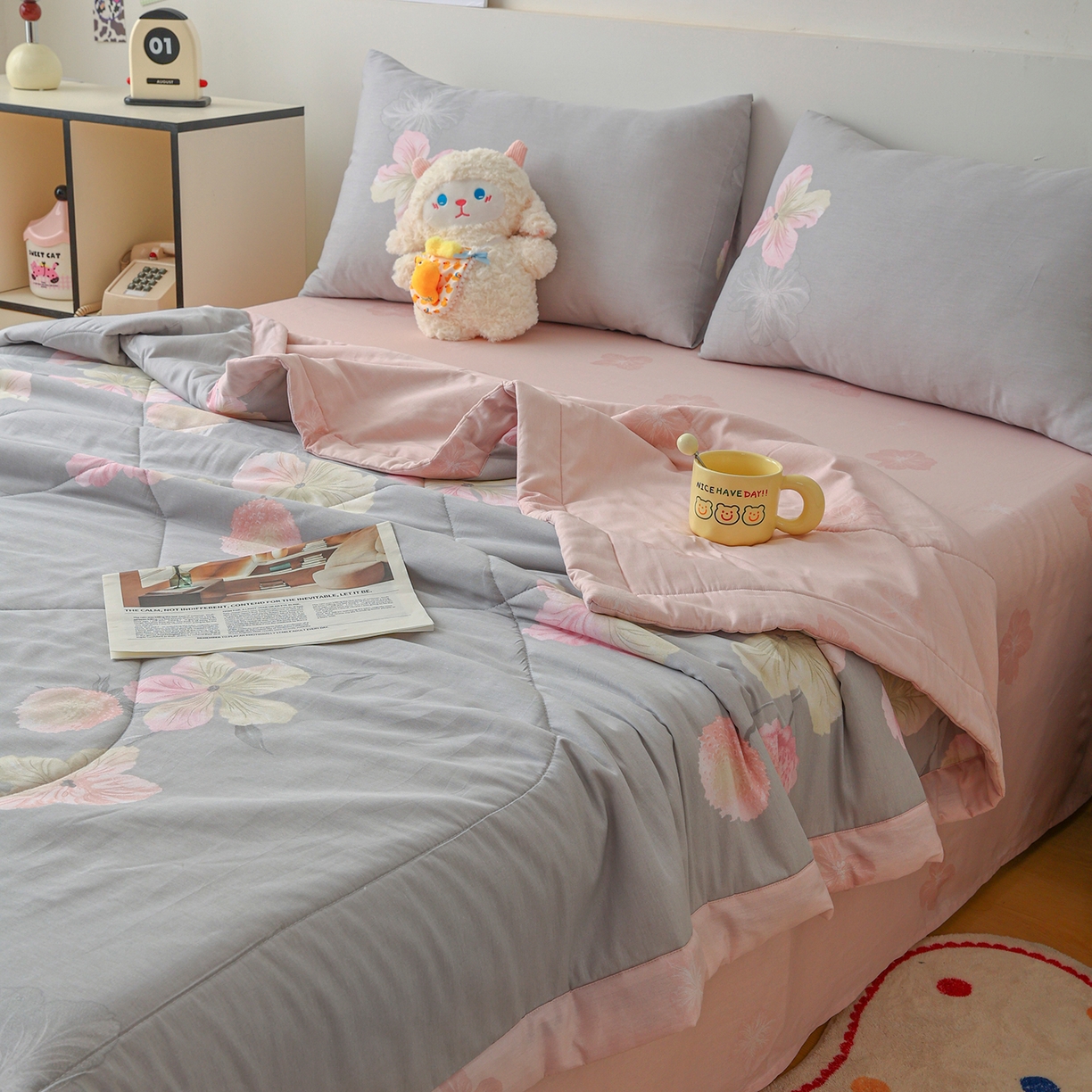 91家纺网 家纺一手货源 找家纺 尊妙被业 2026春夏新款全棉印花夏被空调被夏凉被 温暖思绪