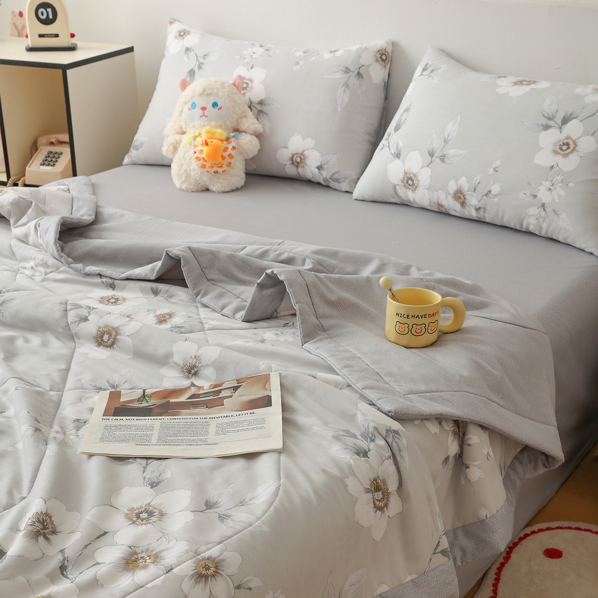 91家纺网 家纺一手货源 找家纺 尊妙被业 2026春夏新款全棉印花夏被空调被夏凉被 茉清浅 灰