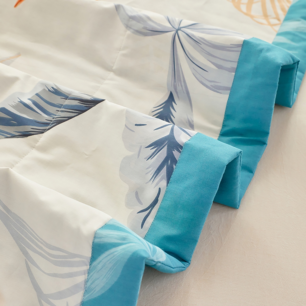 91家纺网 家纺一手货源 找家纺 尊妙被业 2026春夏新款全棉印花夏被空调被夏凉被 爱丽叶影