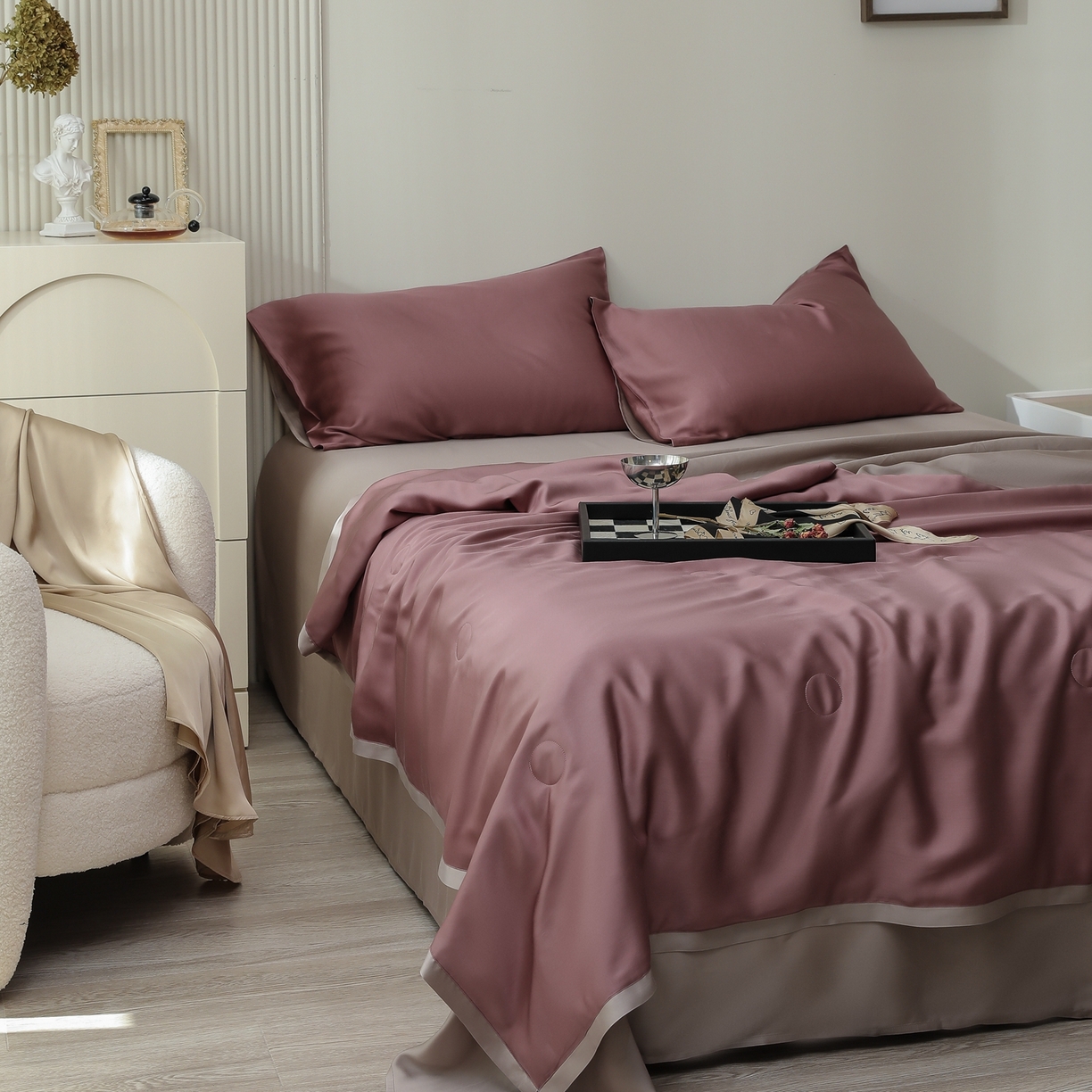 91家纺网 家纺一手货源 找家纺 禾时 2026新款奥地利进口兰精天丝夏被夏凉被空调被四件套 野樱莓-芋泥灰