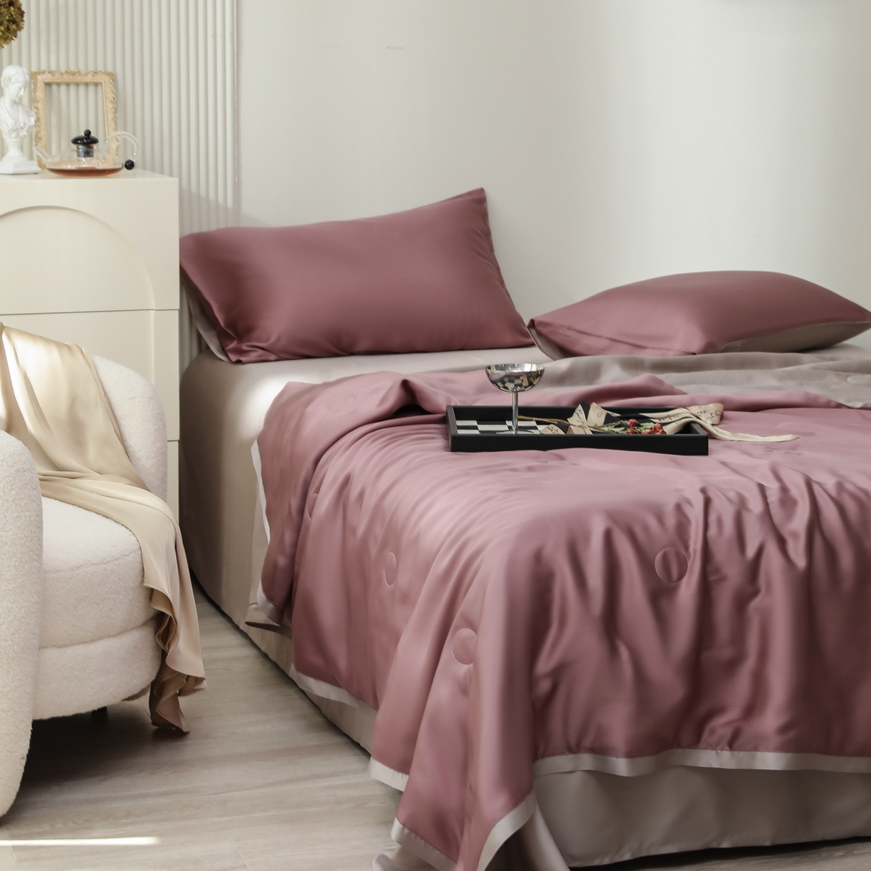 91家纺网 家纺一手货源 找家纺 禾时 2026新款奥地利进口兰精天丝夏被夏凉被空调被四件套 野樱莓-芋泥灰