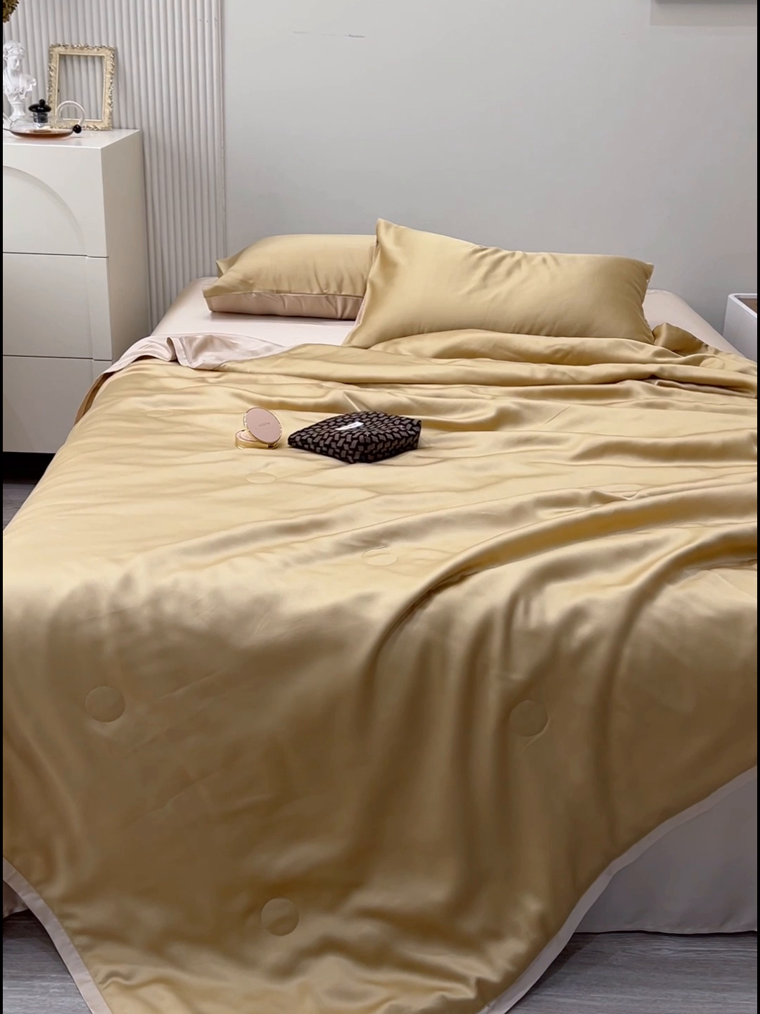 91家纺网 家纺一手货源 找家纺 禾时 2026新款奥地利进口兰精天丝夏被夏凉被空调被四件套 芝士黄-沙茶色