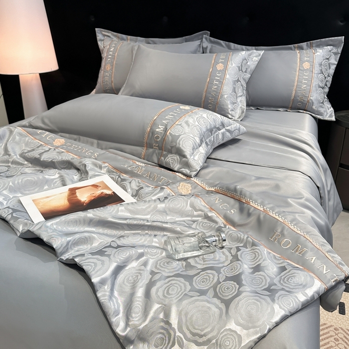 91家纺网 家纺一手货源 找家纺 （总）金牛座家纺 2026新款亮丝贡缎提花刺绣夏被夏凉被空调被四件套-恋曲