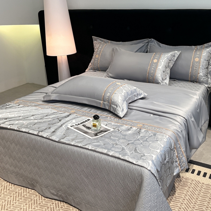 91家纺网 家纺一手货源 找家纺 金牛座家纺 2026新款亮丝贡缎提花刺绣夏被夏凉被空调被四件套-恋曲 恋曲-高级灰