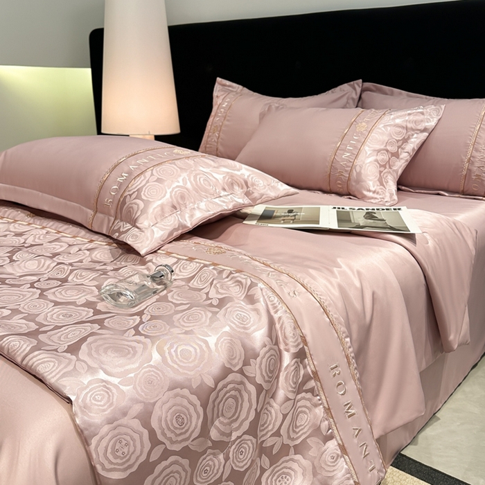 91家纺网 家纺一手货源 找家纺 金牛座家纺 2026新款亮丝贡缎提花刺绣夏被夏凉被空调被四件套-恋曲 恋曲-浅豆沙