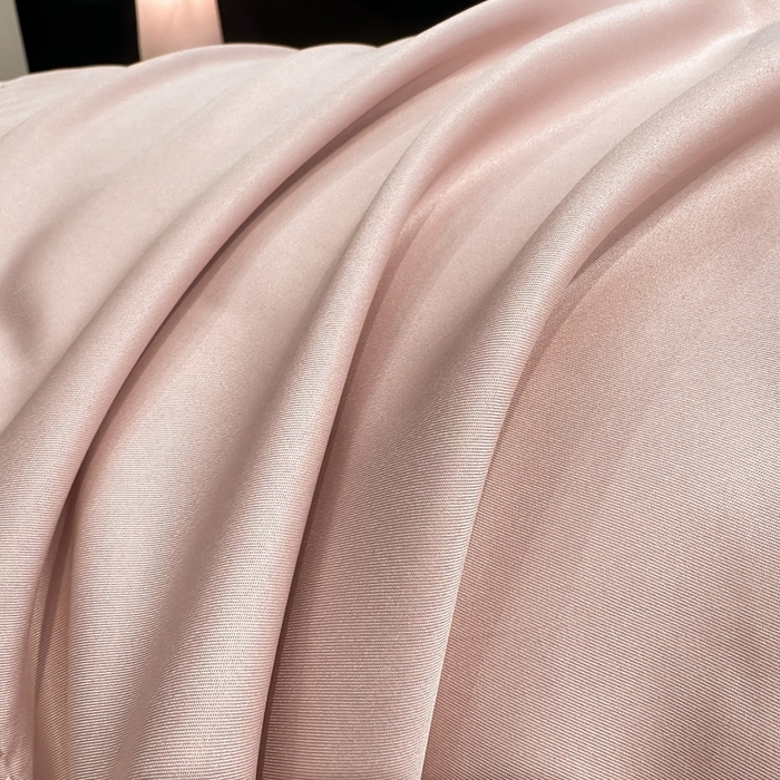 91家纺网 家纺一手货源 找家纺 金牛座家纺 2026新款亮丝贡缎提花刺绣夏被夏凉被空调被四件套-恋曲 恋曲-浅豆沙