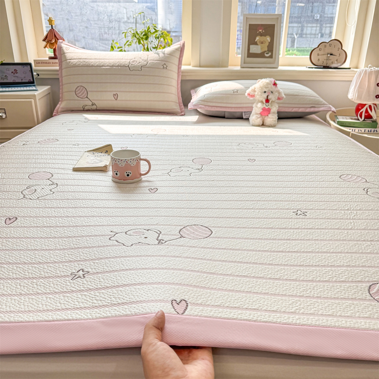 91家纺网 家纺一手货源 找家纺 源舍家纺 2026新款A类PE卡通凉席三件套小红书爆款可水洗空调软席凉感值超0.25-床席 气球小象-粉啵啵床席款