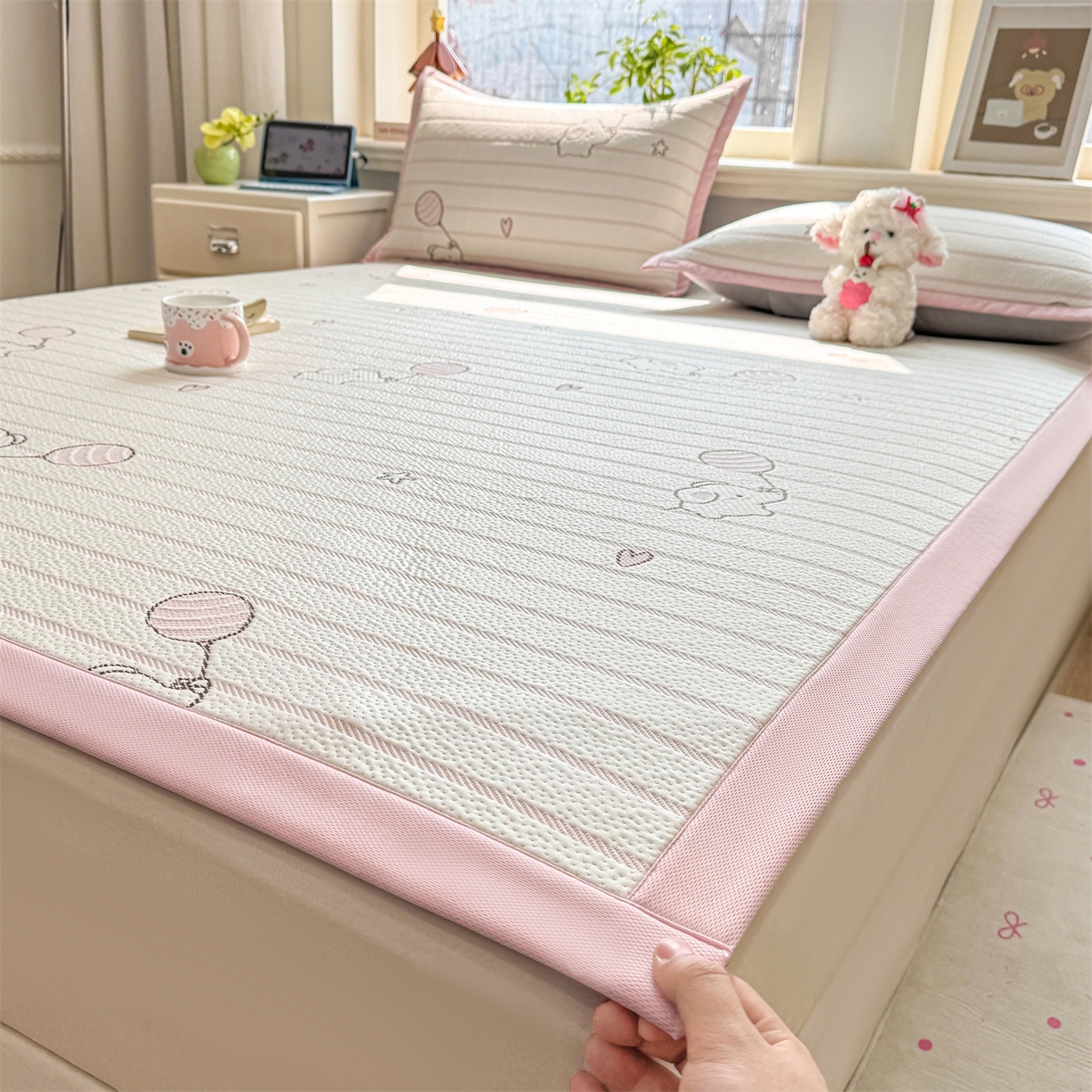 91家纺网 家纺一手货源 找家纺 源舍家纺 2026新款A类PE卡通凉席三件套小红书爆款可水洗空调软席凉感值超0.25-床席 气球小象-粉啵啵床席款