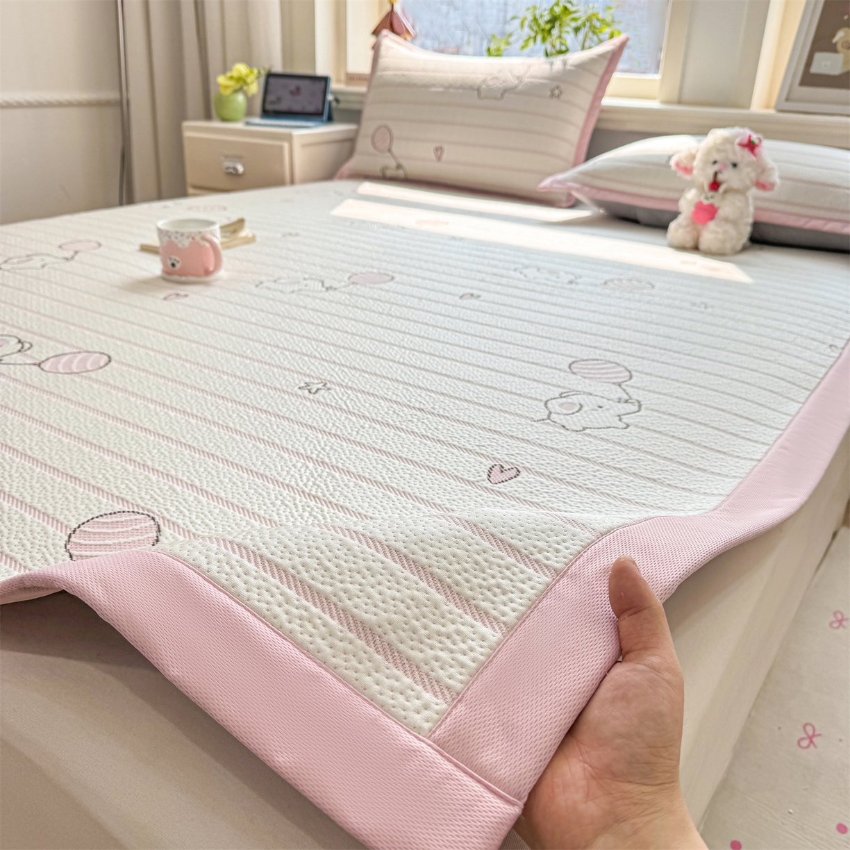 91家纺网 家纺一手货源 找家纺 源舍家纺 2026新款A类PE卡通凉席三件套小红书爆款可水洗空调软席凉感值超0.25-床席 气球小象-粉啵啵床席款