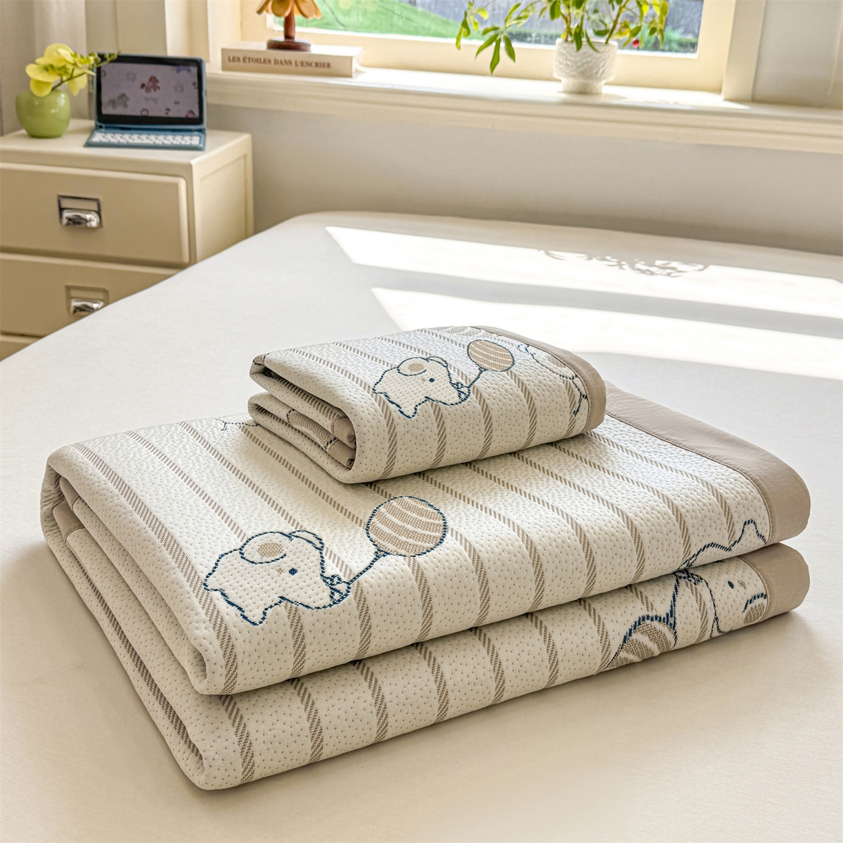 91家纺网 家纺一手货源 找家纺 源舍家纺 2026新款A类PE卡通凉席三件套小红书爆款可水洗空调软席凉感值超0.25-床席 气球小象-咖啵啵床席款