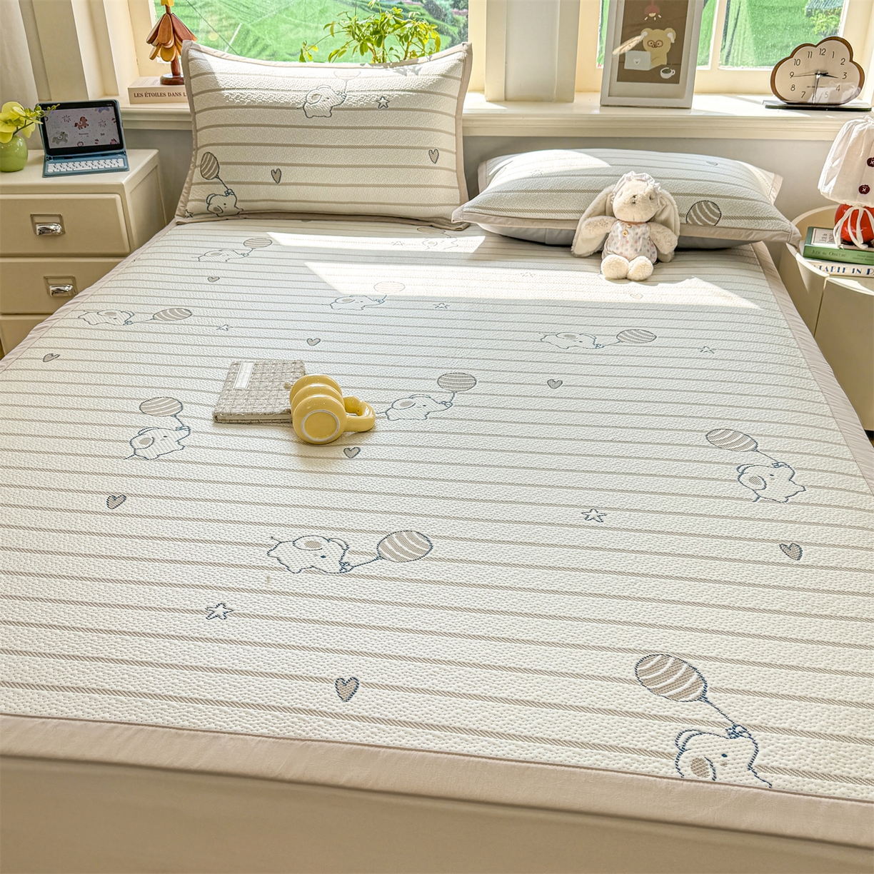 91家纺网 家纺一手货源 找家纺 源舍家纺 2026新款A类PE卡通凉席三件套小红书爆款可水洗空调软席凉感值超0.25-床席 气球小象-咖啵啵床席款