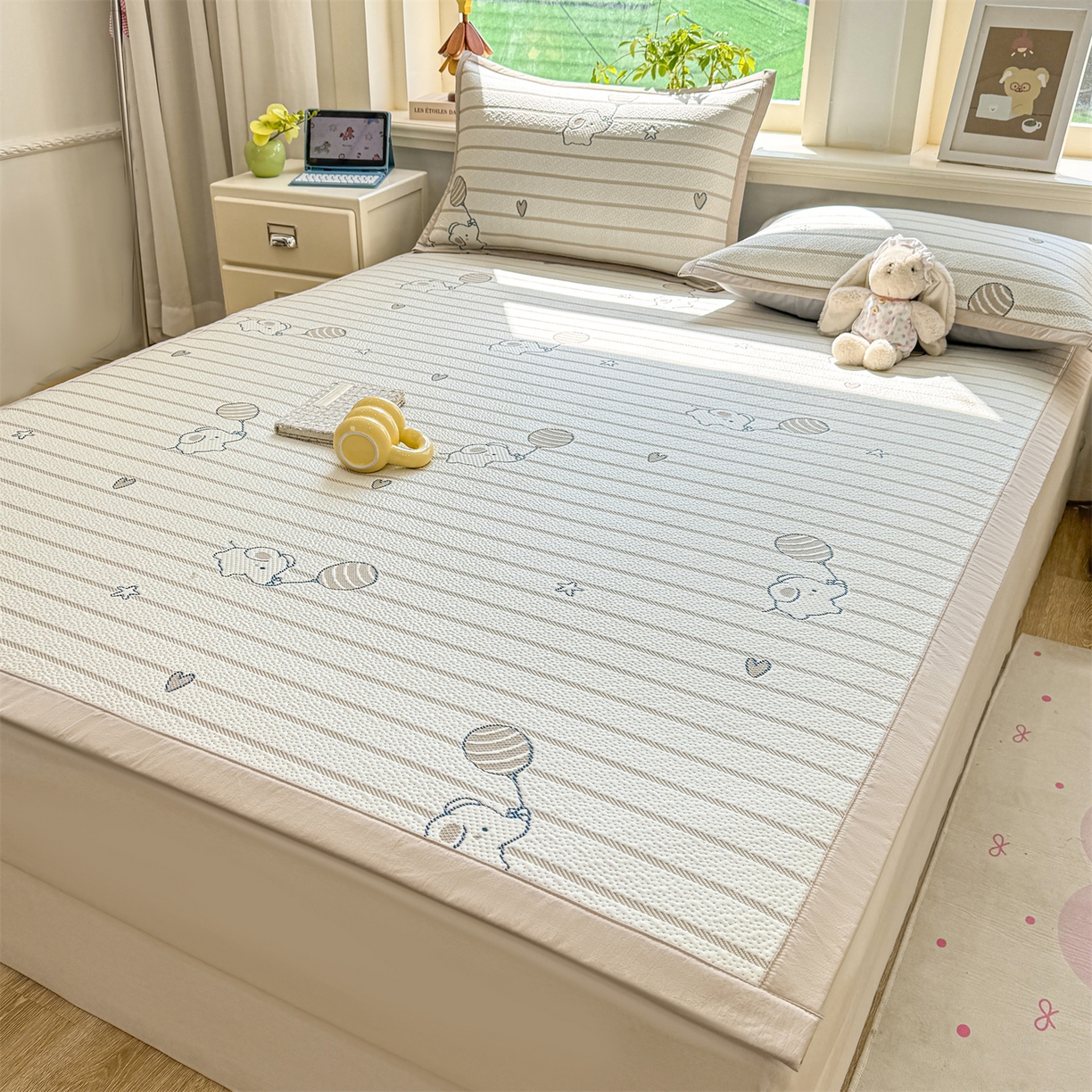 91家纺网 家纺一手货源 找家纺 源舍家纺 2026新款A类PE卡通凉席三件套小红书爆款可水洗空调软席凉感值超0.25-床席 气球小象-咖啵啵床席款