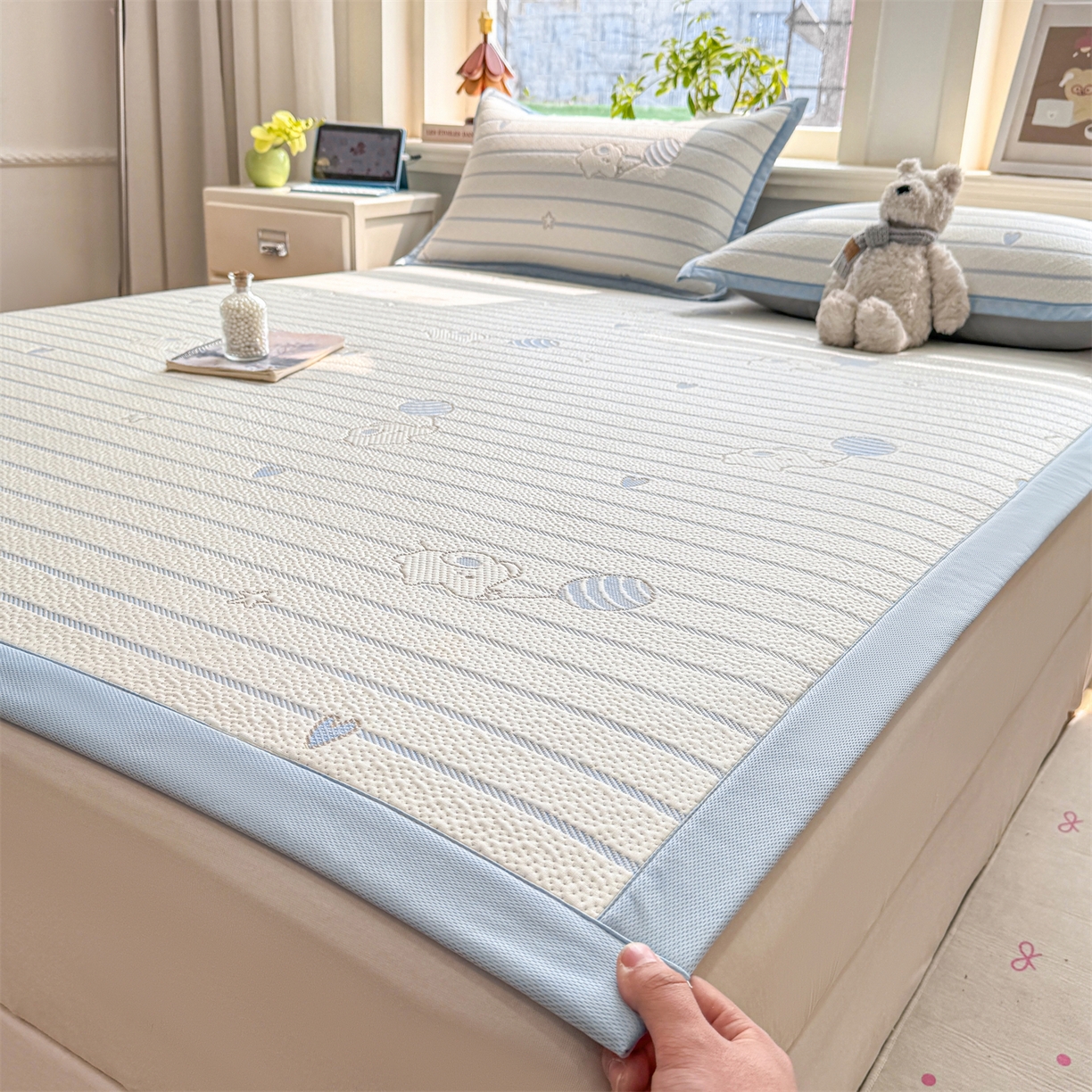 91家纺网 家纺一手货源 找家纺 源舍家纺 2026新款A类PE卡通凉席三件套小红书爆款可水洗空调软席凉感值超0.25-床席 气球小象-蓝啵啵床席款