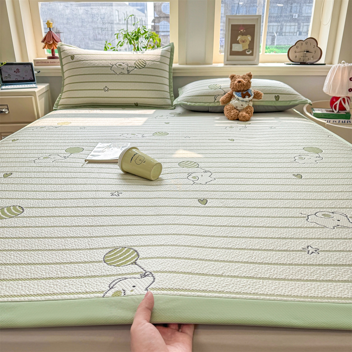 91家纺网 家纺一手货源 找家纺 源舍家纺 2026新款A类PE卡通凉席三件套小红书爆款可水洗空调软席凉感值超0.25-床席 气球小象-绿啵啵床席款