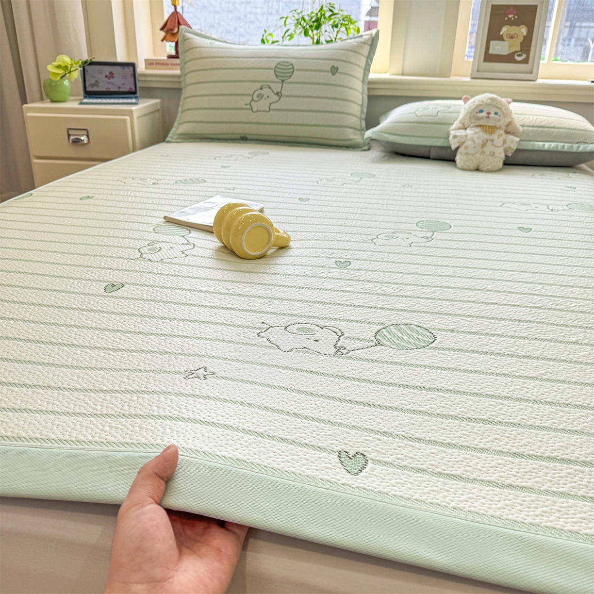 91家纺网 家纺一手货源 找家纺 源舍家纺 2026新款A类PE卡通凉席三件套小红书爆款可水洗空调软席凉感值超0.25-床席 气球小象-青啵啵床席款