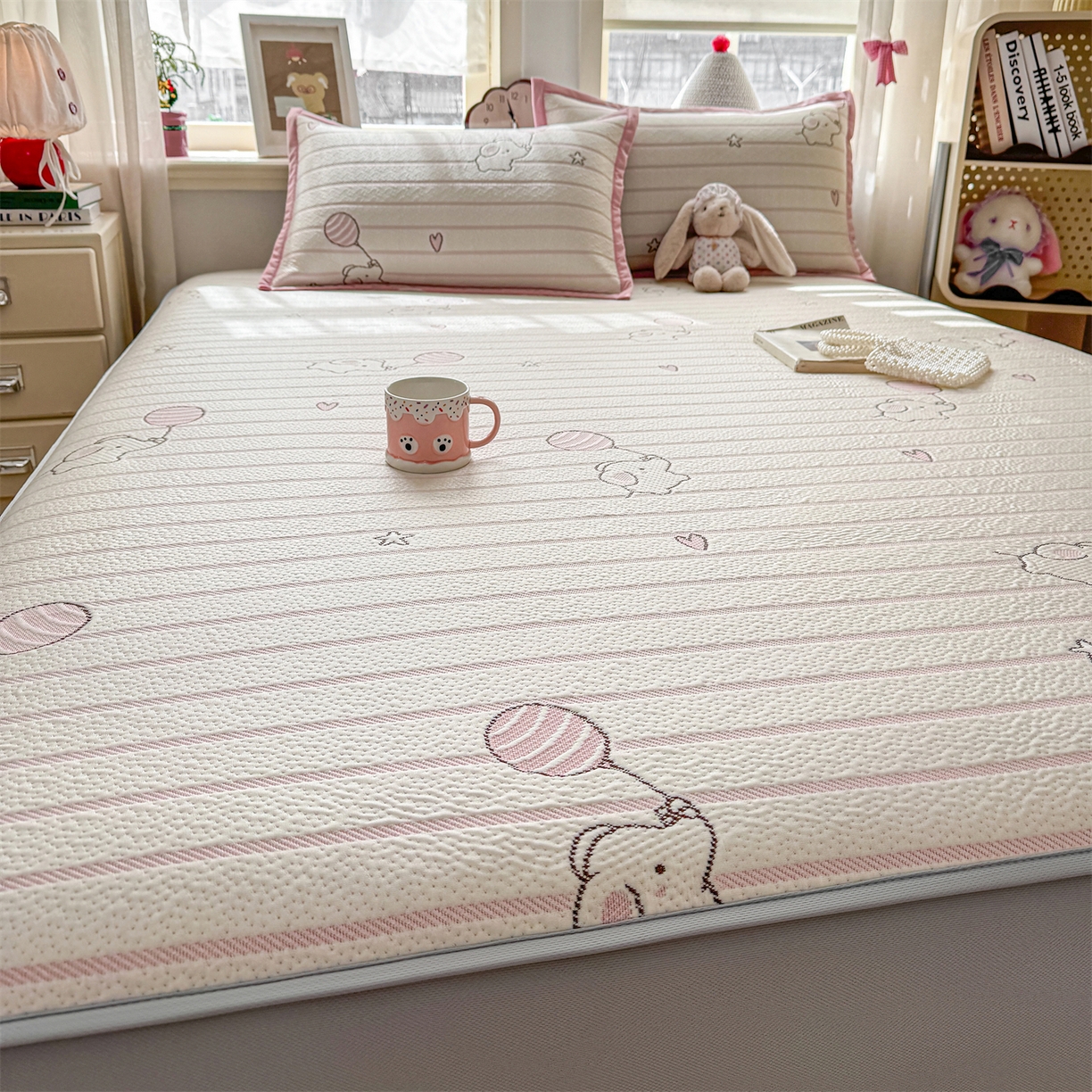 91家纺网 家纺一手货源 找家纺 源舍家纺 2026新款A类PE卡通凉席三件套小红书爆款可水洗空调软席凉感值超0.25-床席 气球小象-粉啵啵床笠款