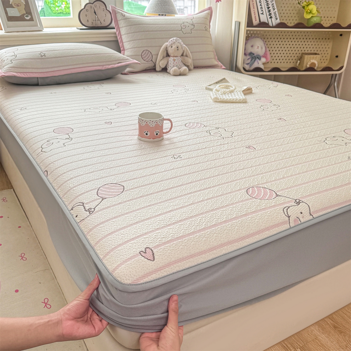 91家纺网 家纺一手货源 找家纺 源舍家纺 2026新款A类PE卡通凉席三件套小红书爆款可水洗空调软席凉感值超0.25-床席 气球小象-粉啵啵床笠款