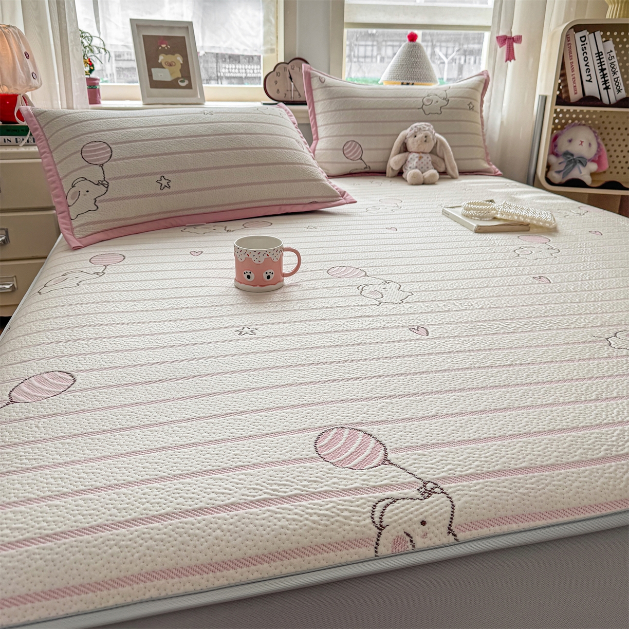 91家纺网 家纺一手货源 找家纺 源舍家纺 2026新款A类PE卡通凉席三件套小红书爆款可水洗空调软席凉感值超0.25-床席 气球小象-粉啵啵床笠款