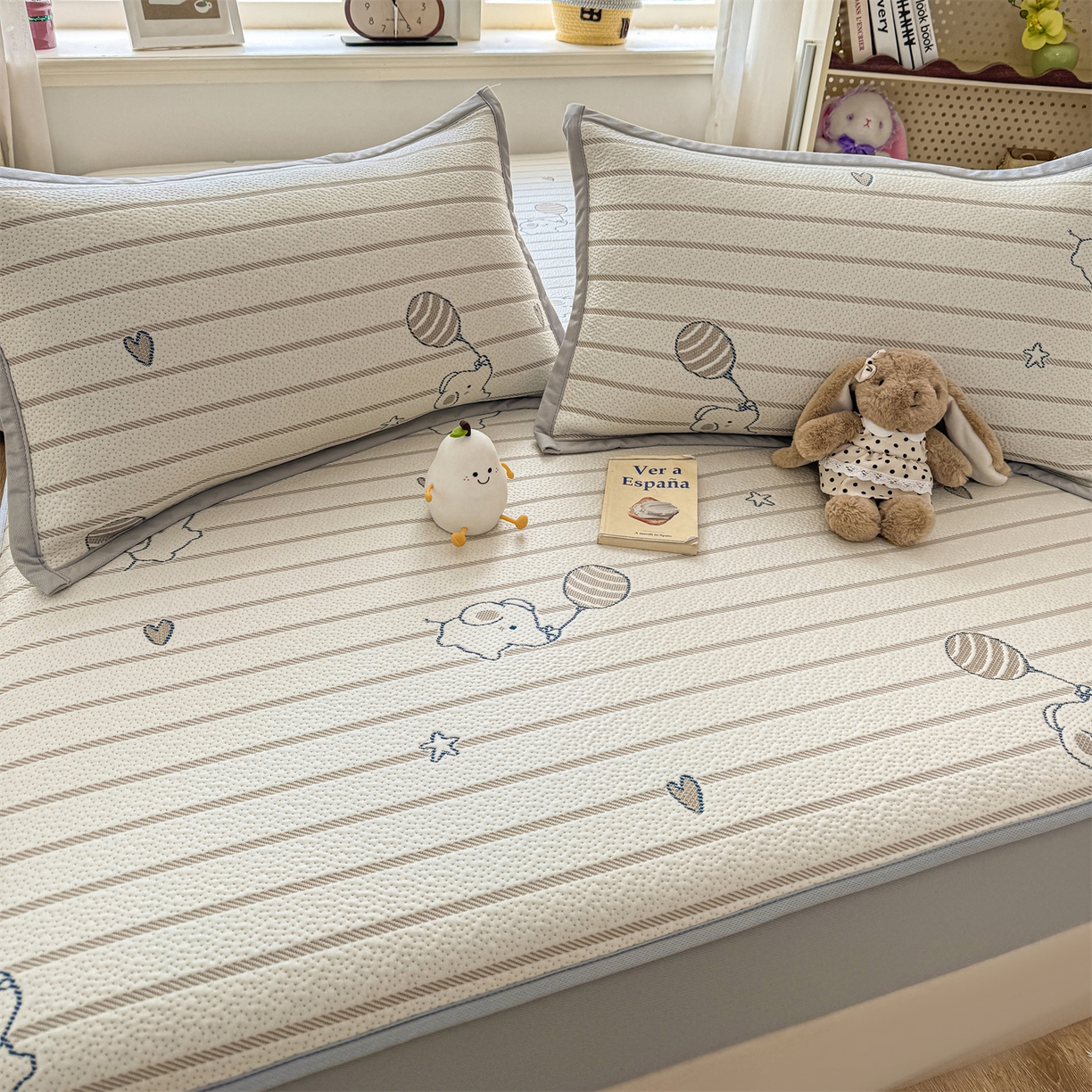 91家纺网 家纺一手货源 找家纺 源舍家纺 2026新款A类PE卡通凉席三件套小红书爆款可水洗空调软席凉感值超0.25-床席 气球小象-咖啵啵床笠款