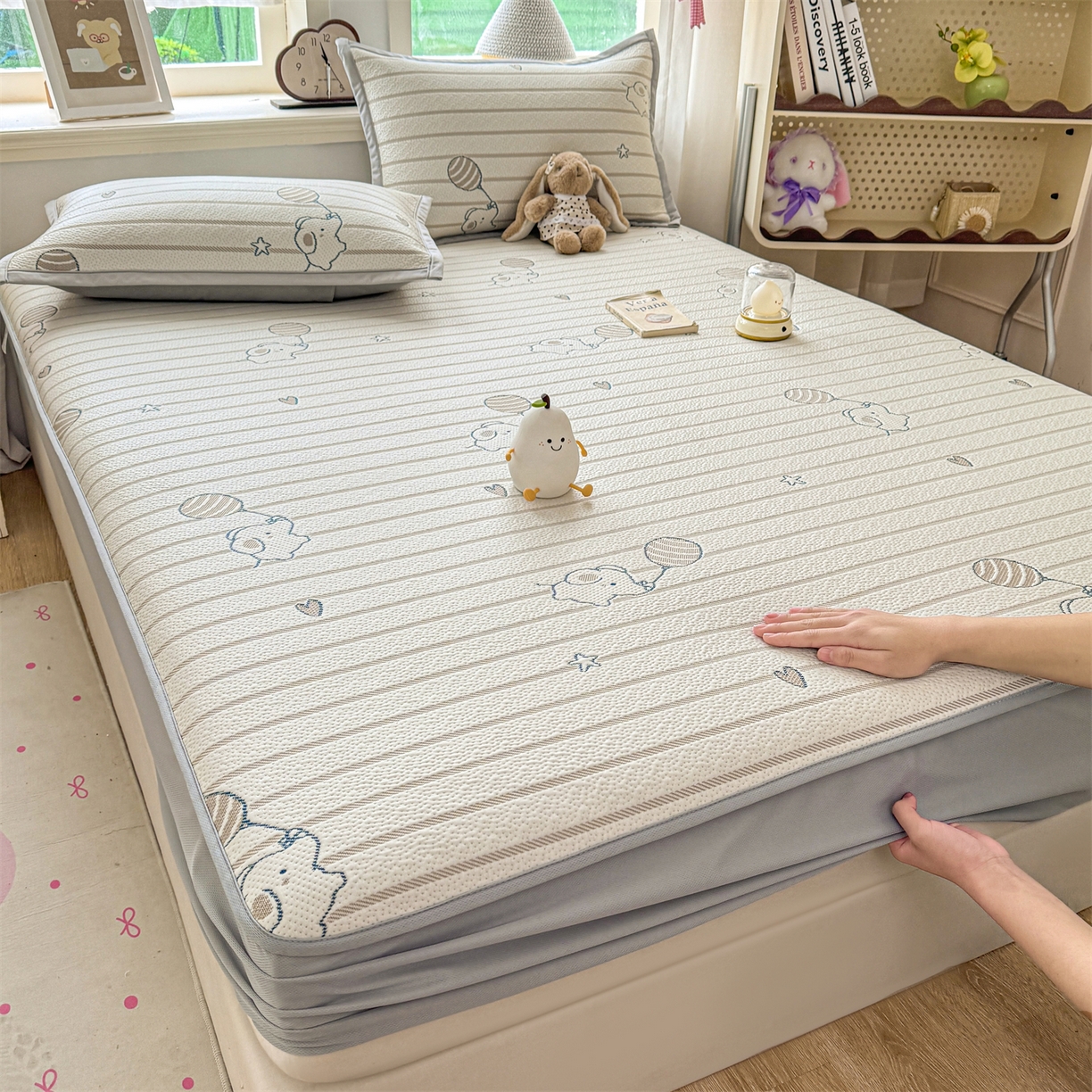 91家纺网 家纺一手货源 找家纺 源舍家纺 2026新款A类PE卡通凉席三件套小红书爆款可水洗空调软席凉感值超0.25-床席 气球小象-咖啵啵床笠款