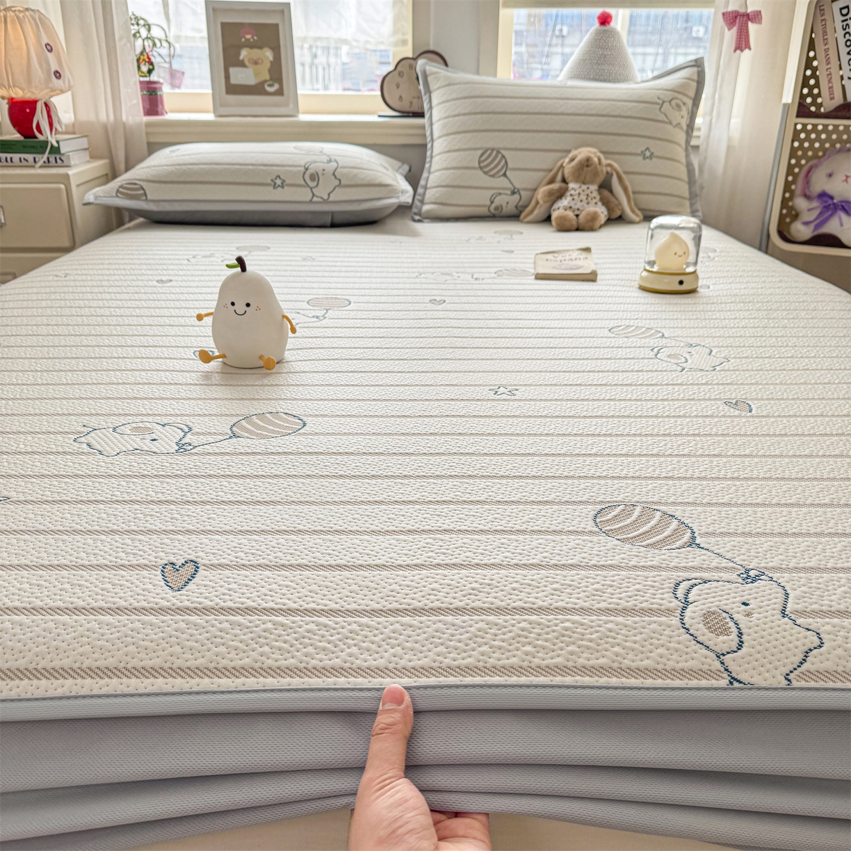 91家纺网 家纺一手货源 找家纺 源舍家纺 2026新款A类PE卡通凉席三件套小红书爆款可水洗空调软席凉感值超0.25-床席 气球小象-咖啵啵床笠款