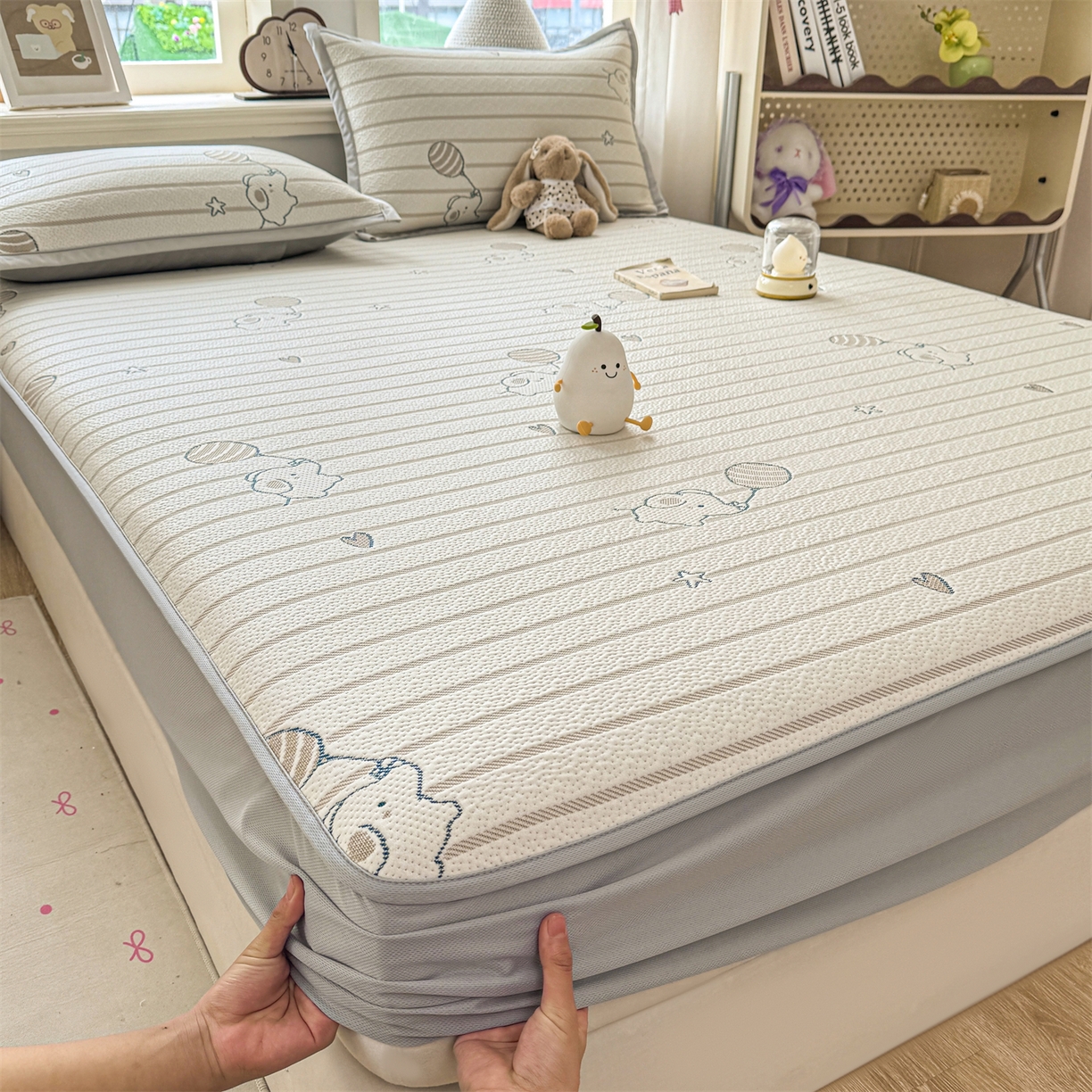 91家纺网 家纺一手货源 找家纺 源舍家纺 2026新款A类PE卡通凉席三件套小红书爆款可水洗空调软席凉感值超0.25-床席 气球小象-咖啵啵床笠款