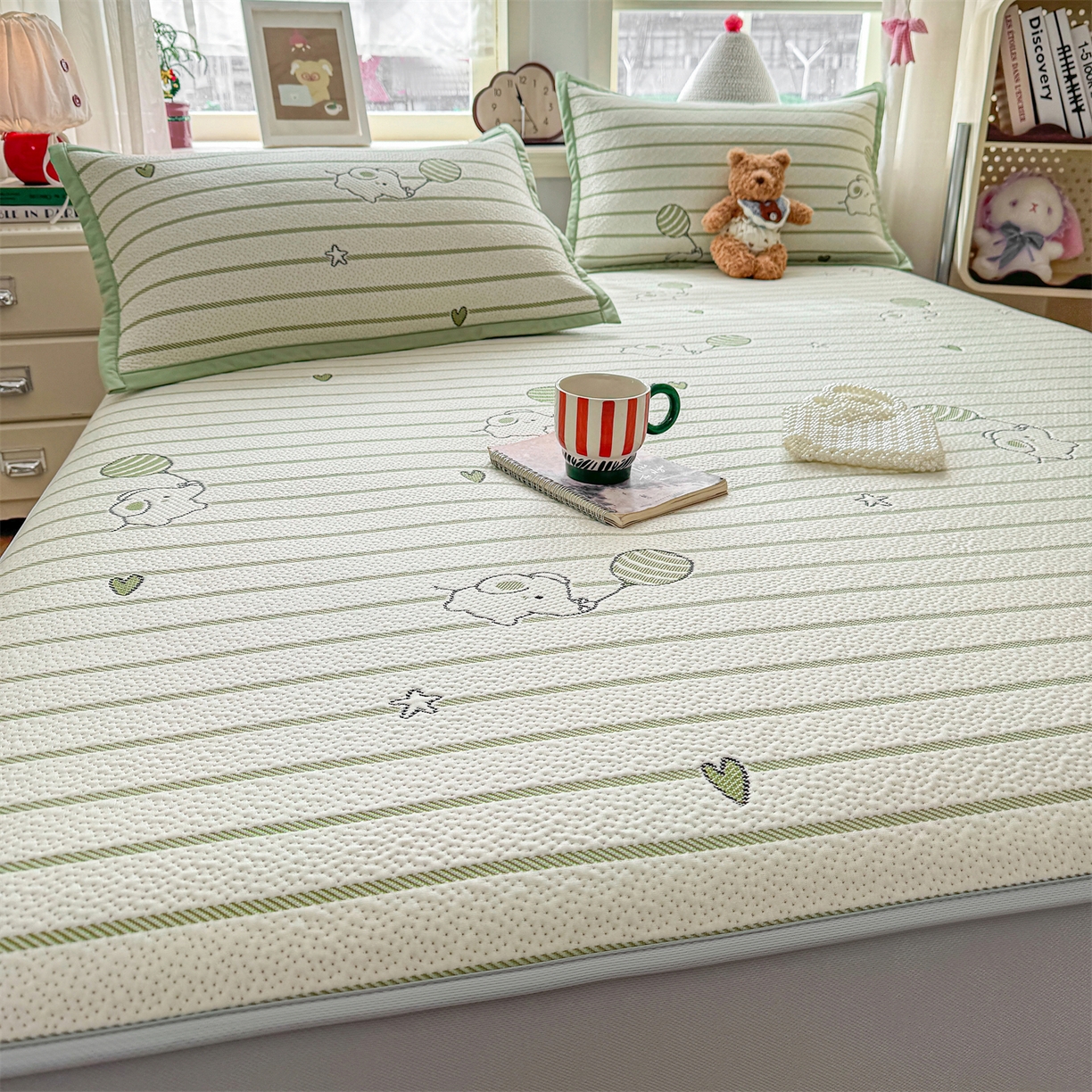 91家纺网 家纺一手货源 找家纺 源舍家纺 2026新款A类PE卡通凉席三件套小红书爆款可水洗空调软席凉感值超0.25-床席 气球小象-绿啵啵床笠款