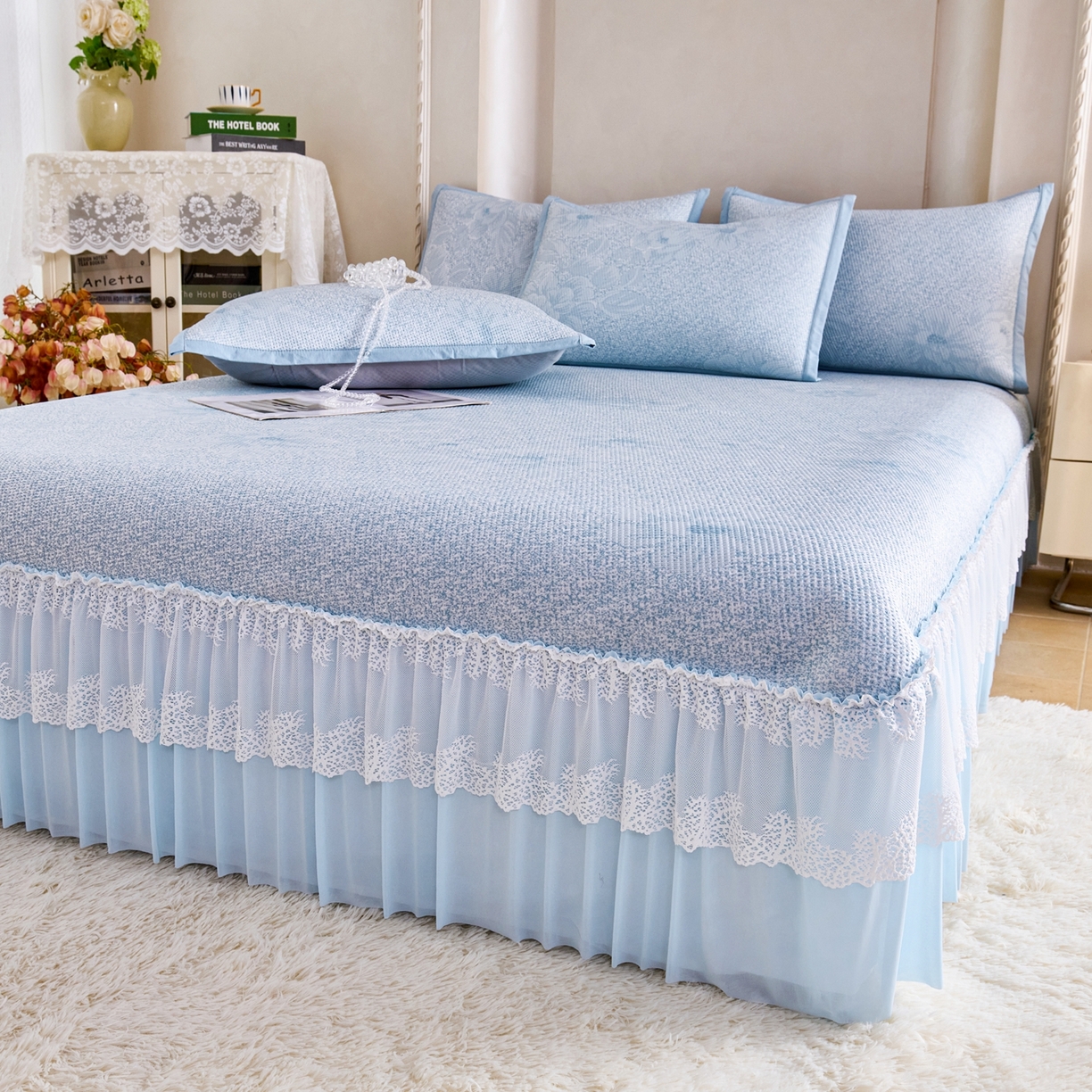 91家纺网 家纺一手货源 找家纺 （总）尚品凤凰 2026新款高分子双面提花凉感凉豆豆蕾丝床裙款凉席席子-雾里寻花系列