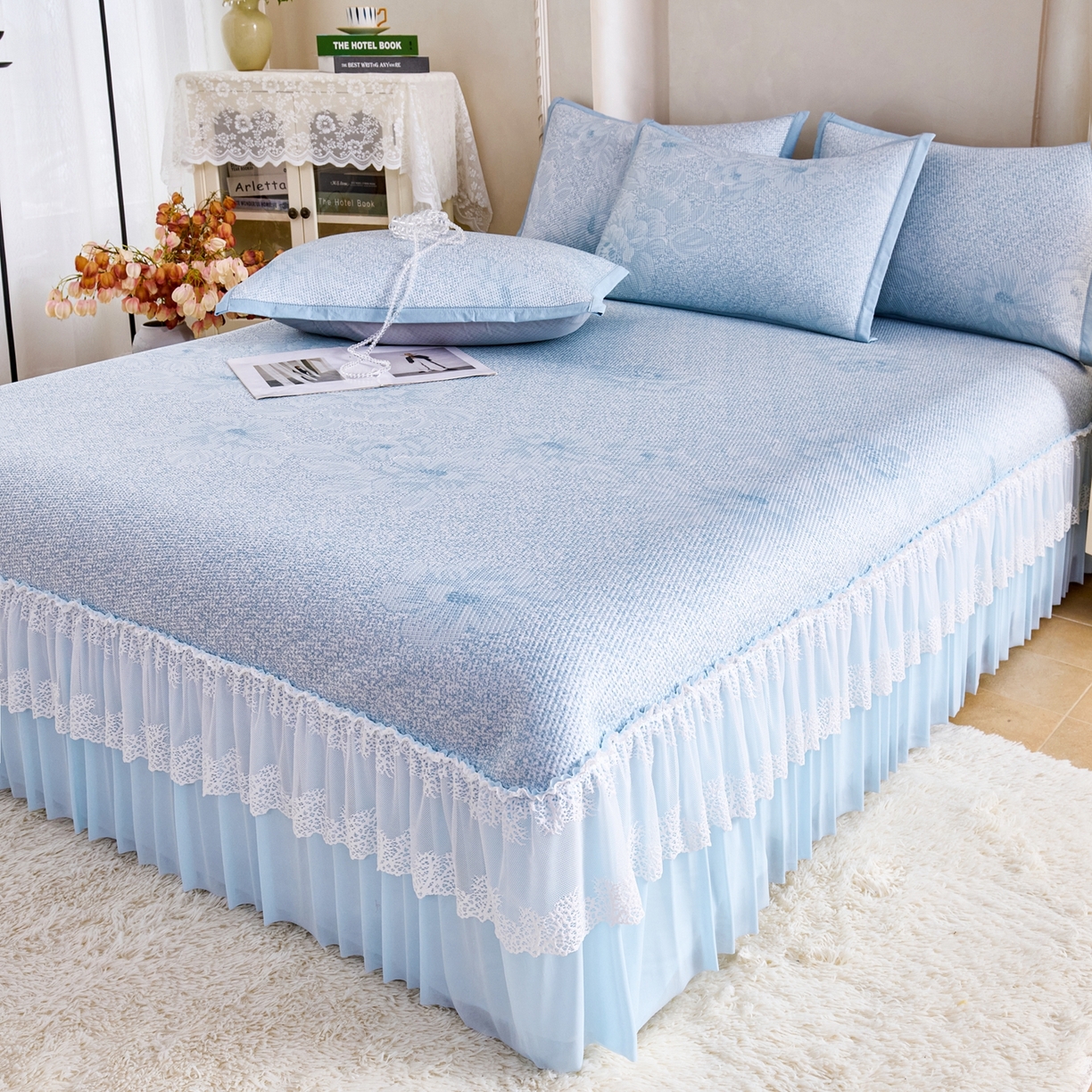 91家纺网 家纺一手货源 找家纺 （总）尚品凤凰 2026新款高分子双面提花凉感凉豆豆蕾丝床裙款凉席席子-雾里寻花系列