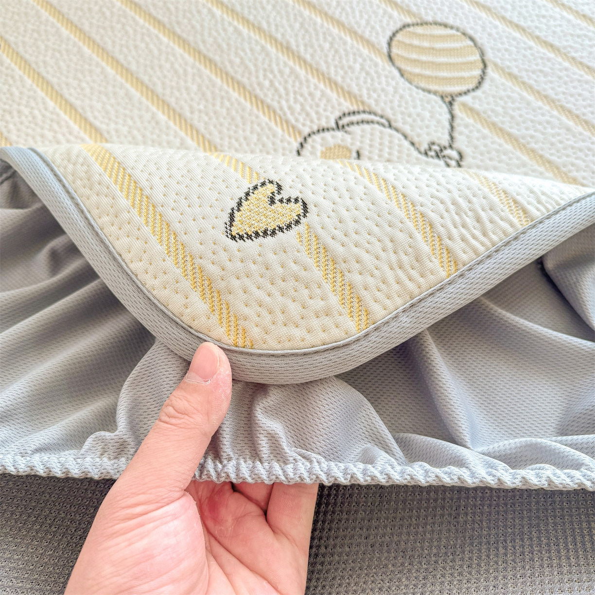 91家纺网 家纺一手货源 找家纺 源舍家纺 2026新款A类PE卡通凉席三件套小红书爆款可水洗空调软席凉感值超0.25-床笠 气球小象-黄啵啵床笠款