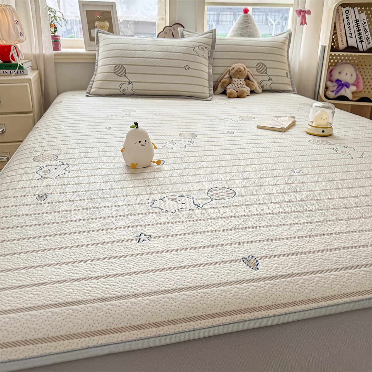 91家纺网 家纺一手货源 找家纺 源舍家纺 2026新款A类PE卡通凉席三件套小红书爆款可水洗空调软席凉感值超0.25-床笠 气球小象-咖啵啵床笠款