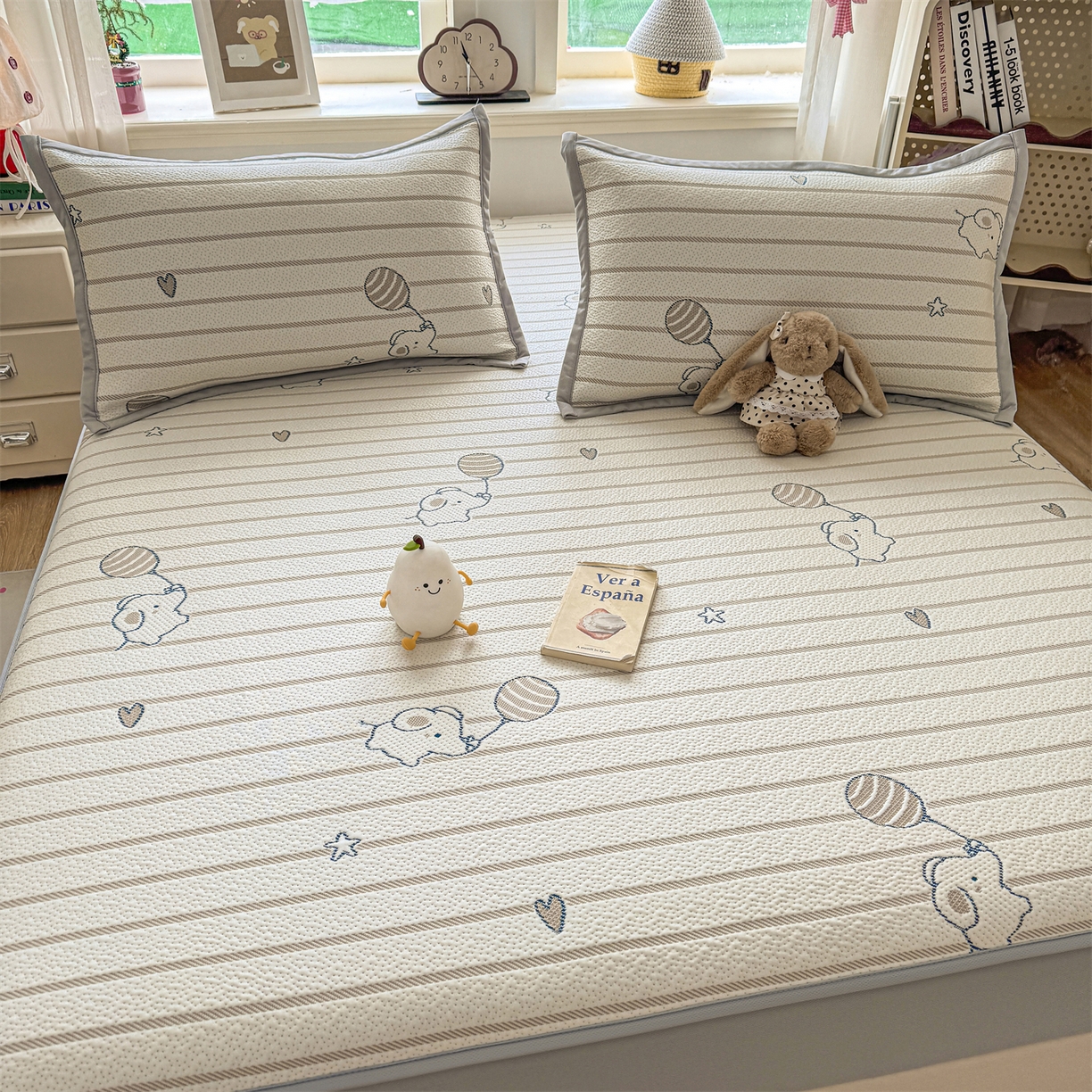 91家纺网 家纺一手货源 找家纺 源舍家纺 2026新款A类PE卡通凉席三件套小红书爆款可水洗空调软席凉感值超0.25-床笠 气球小象-咖啵啵床笠款