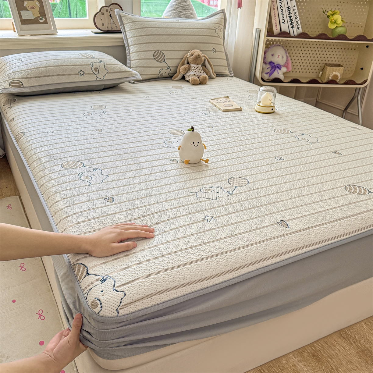 91家纺网 家纺一手货源 找家纺 源舍家纺 2026新款A类PE卡通凉席三件套小红书爆款可水洗空调软席凉感值超0.25-床笠 气球小象-咖啵啵床笠款