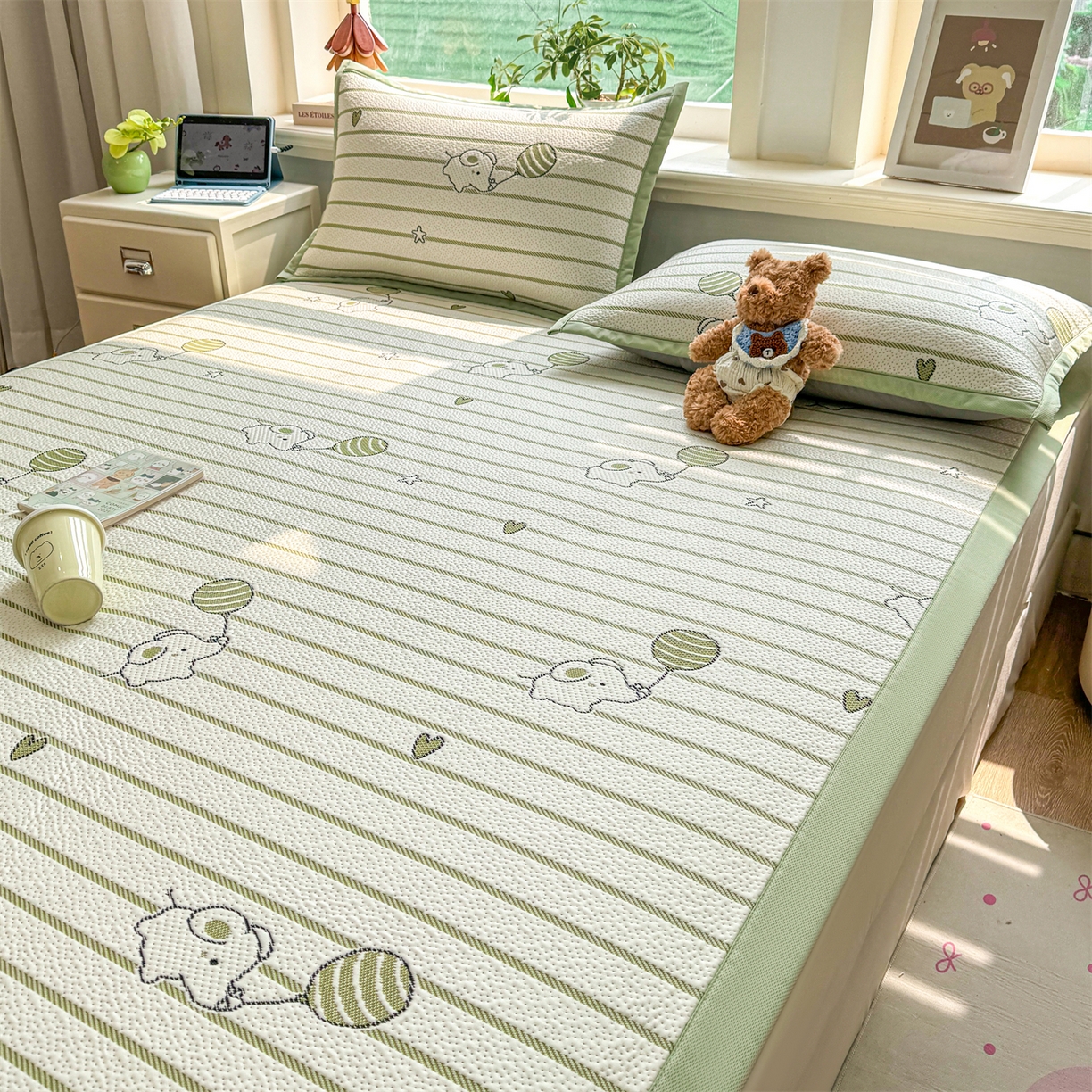 91家纺网 家纺一手货源 找家纺 源舍家纺 2026新款A类PE卡通凉席三件套小红书爆款可水洗空调软席凉感值超0.25-床笠 气球小象-绿啵啵床席款