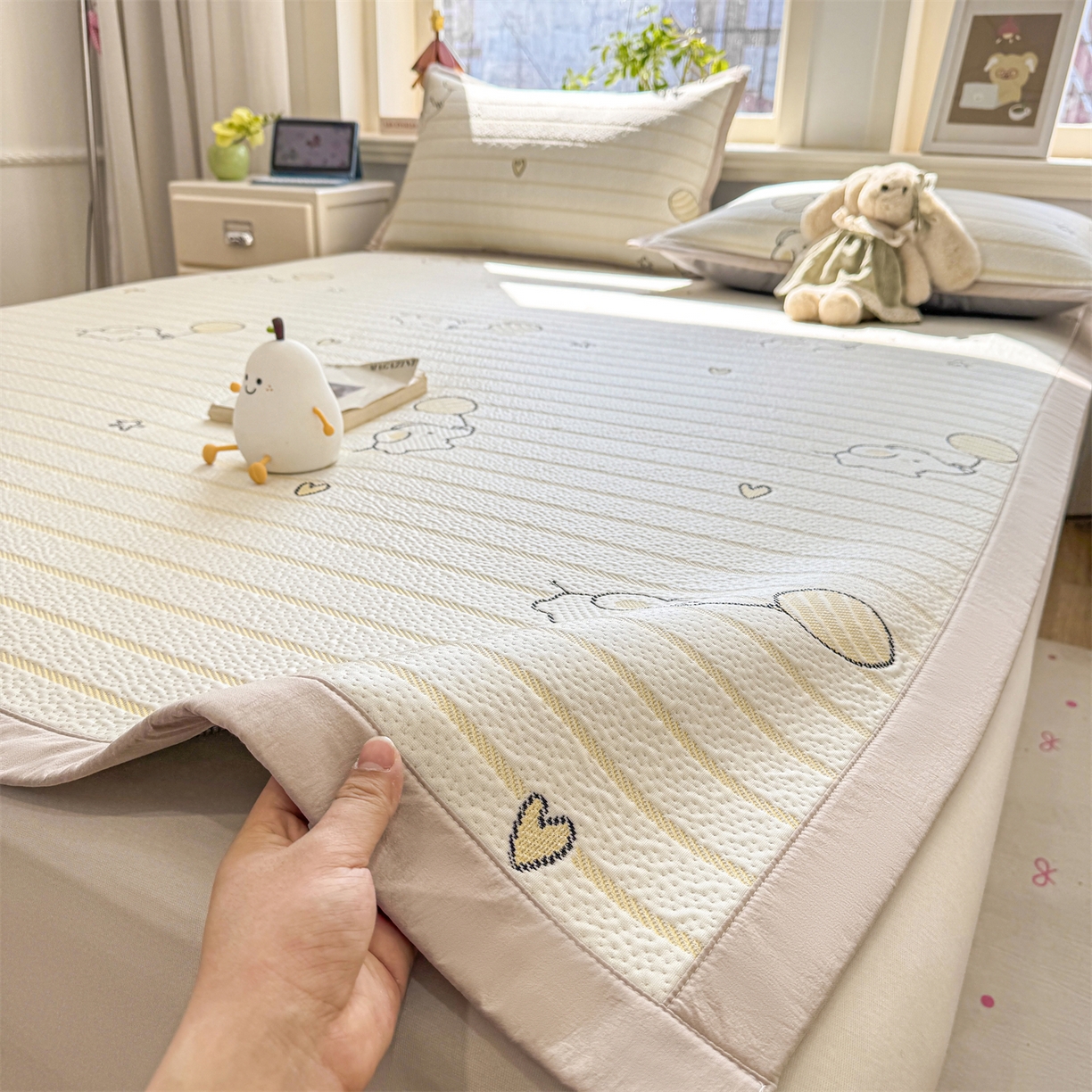 91家纺网 家纺一手货源 找家纺 源舍家纺 2026新款A类PE卡通凉席三件套小红书爆款可水洗空调软席凉感值超0.25-床笠 气球小象-黄啵啵床席款