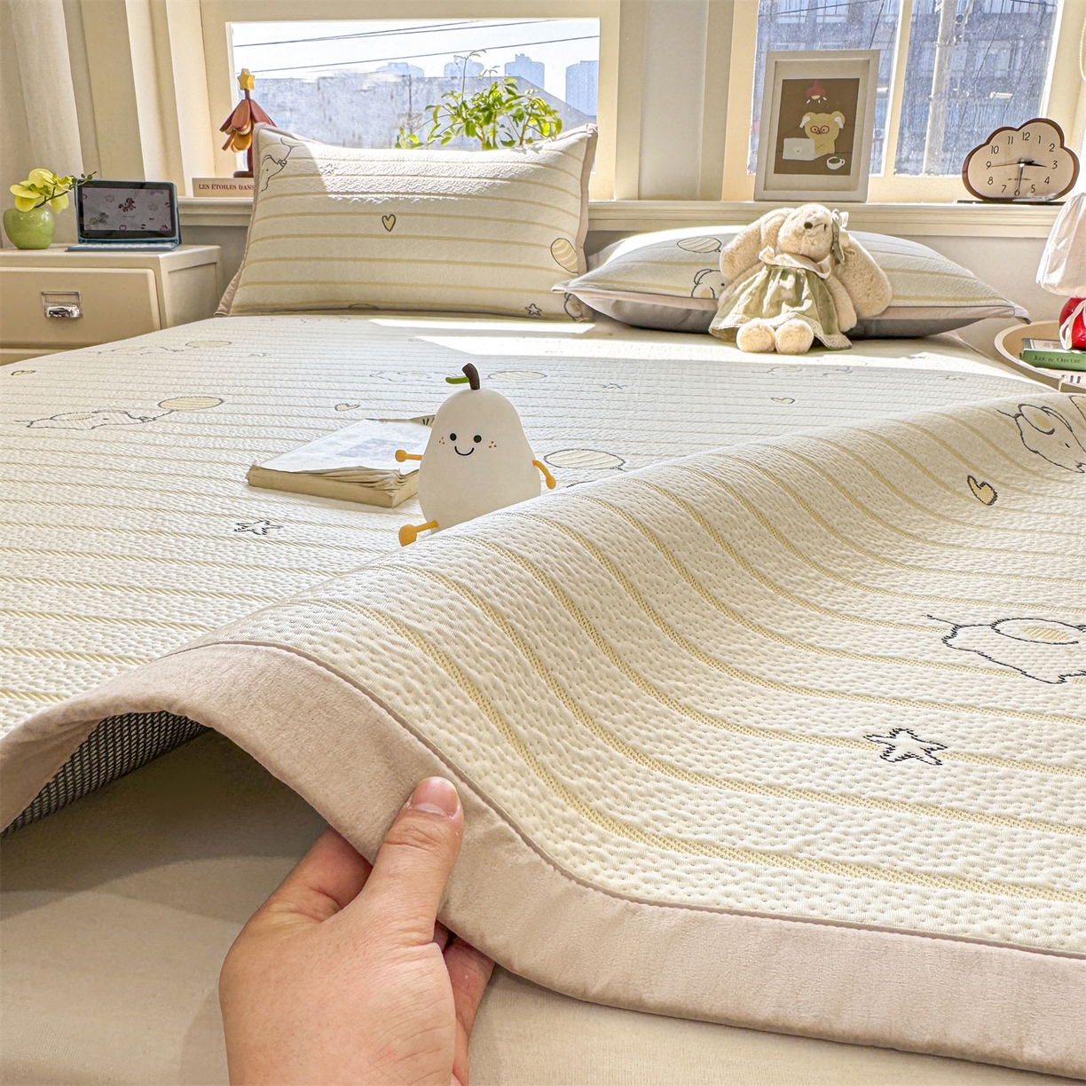 91家纺网 家纺一手货源 找家纺 源舍家纺 2026新款A类PE卡通凉席三件套小红书爆款可水洗空调软席凉感值超0.25-床笠 气球小象-黄啵啵床席款