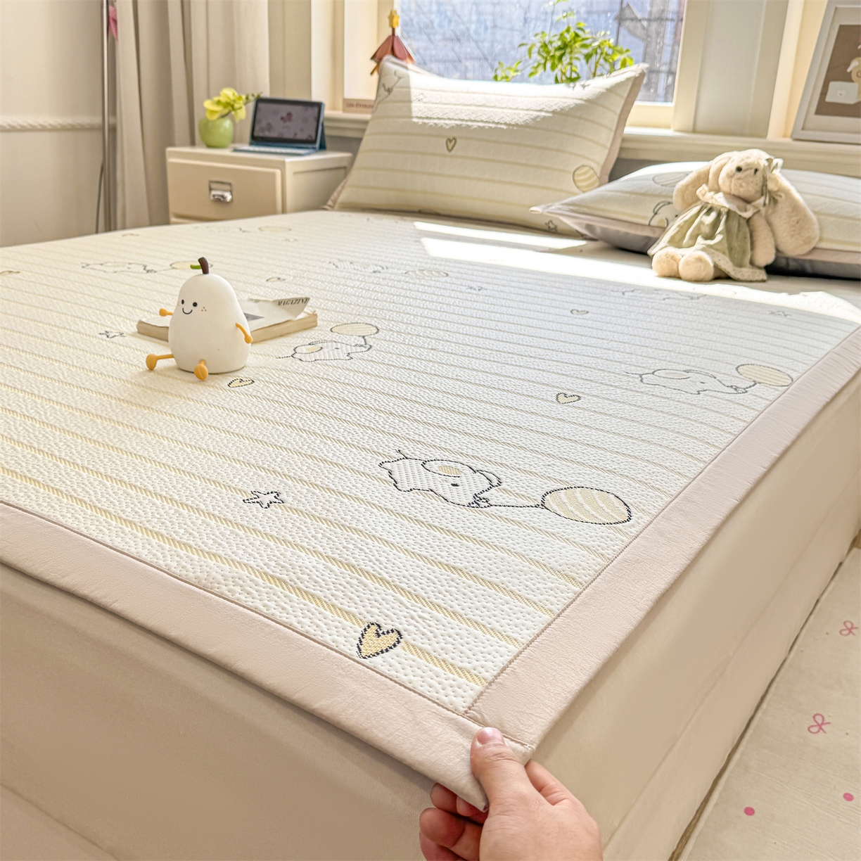 91家纺网 家纺一手货源 找家纺 源舍家纺 2026新款A类PE卡通凉席三件套小红书爆款可水洗空调软席凉感值超0.25-床笠 气球小象-黄啵啵床席款