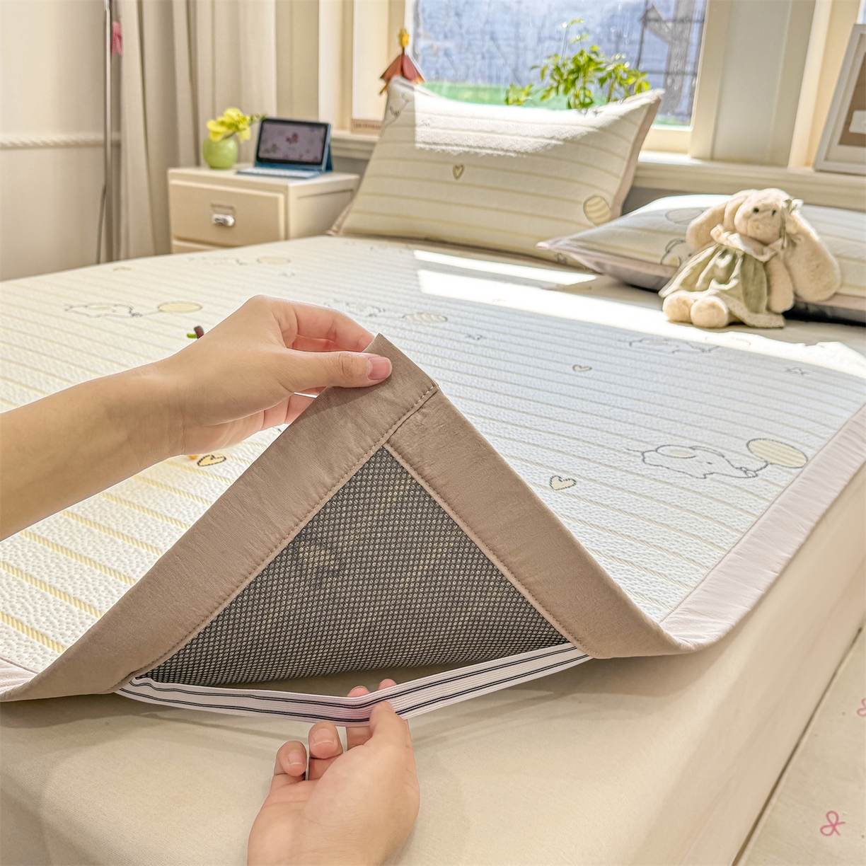 91家纺网 家纺一手货源 找家纺 源舍家纺 2026新款A类PE卡通凉席三件套小红书爆款可水洗空调软席凉感值超0.25-床笠 气球小象-黄啵啵床席款