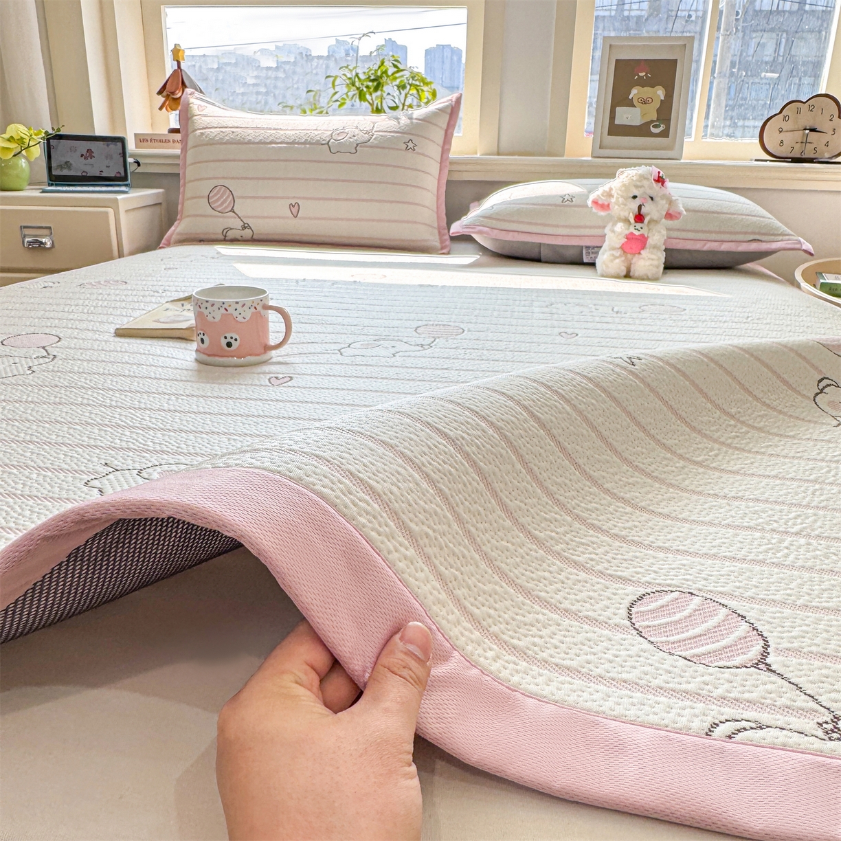 91家纺网 家纺一手货源 找家纺 源舍家纺 2026新款A类PE卡通凉席三件套小红书爆款可水洗空调软席凉感值超0.25-床笠 气球小象-粉啵啵床席款